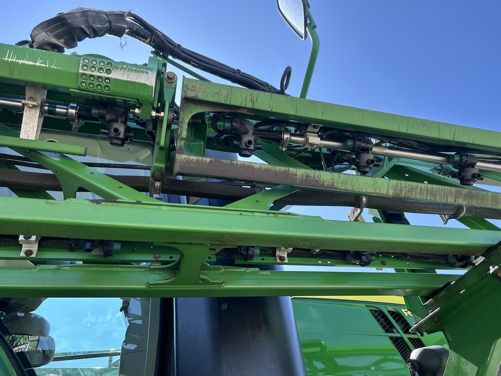 2015 John Deere R4030 Self-Propelled Sprayer