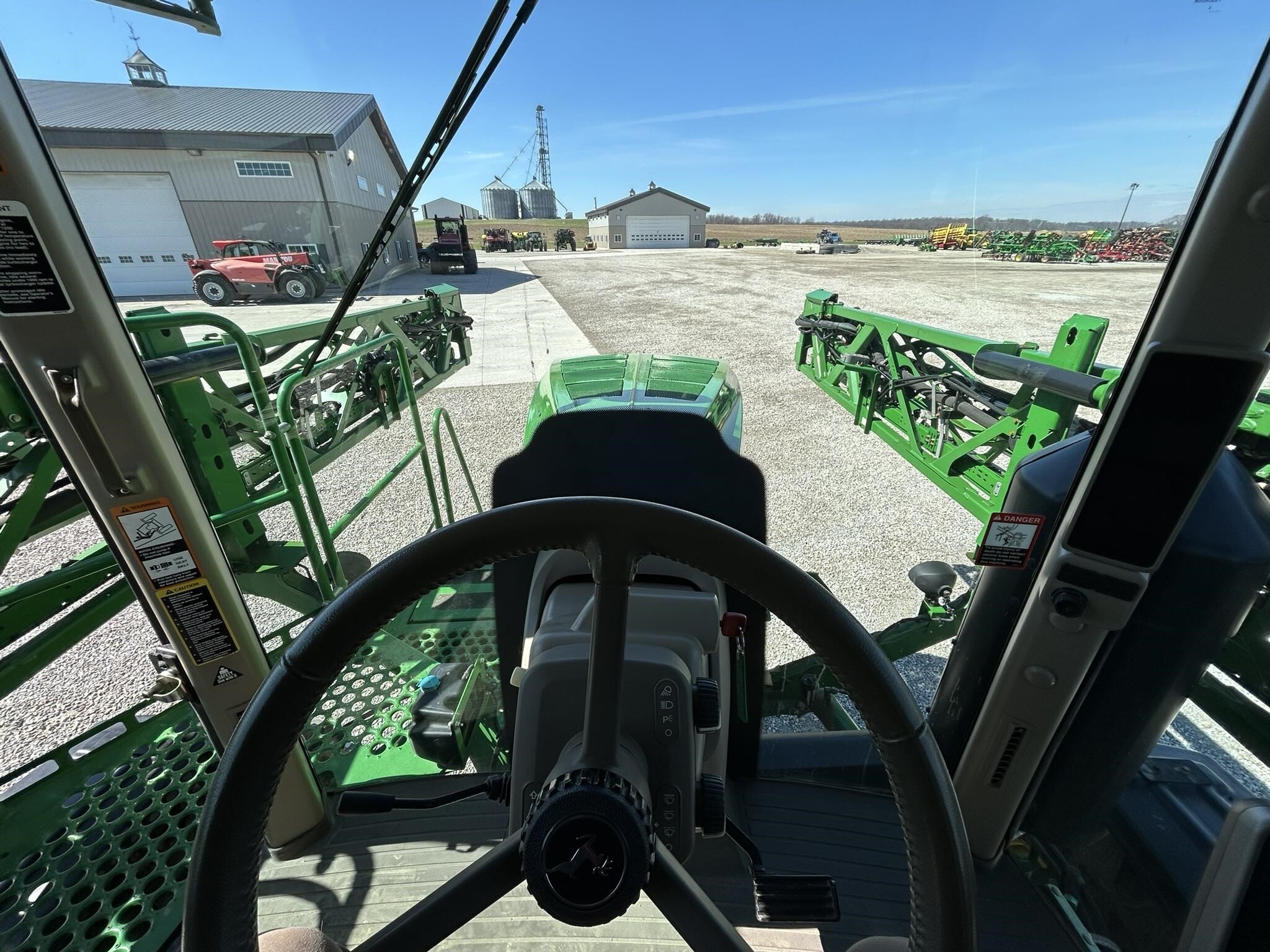 2015 John Deere R4030 Self-Propelled Sprayer