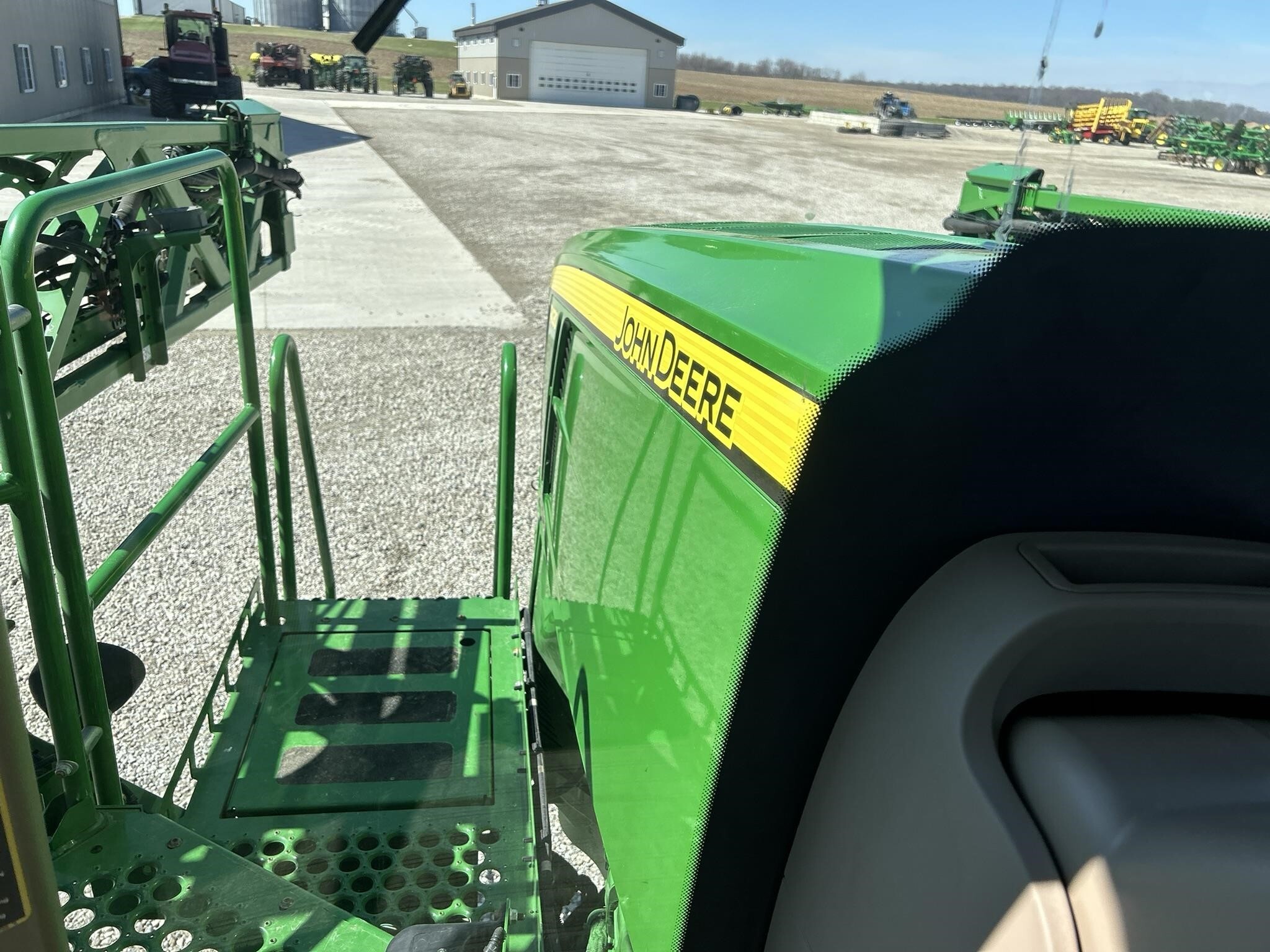 2015 John Deere R4030 Self-Propelled Sprayer