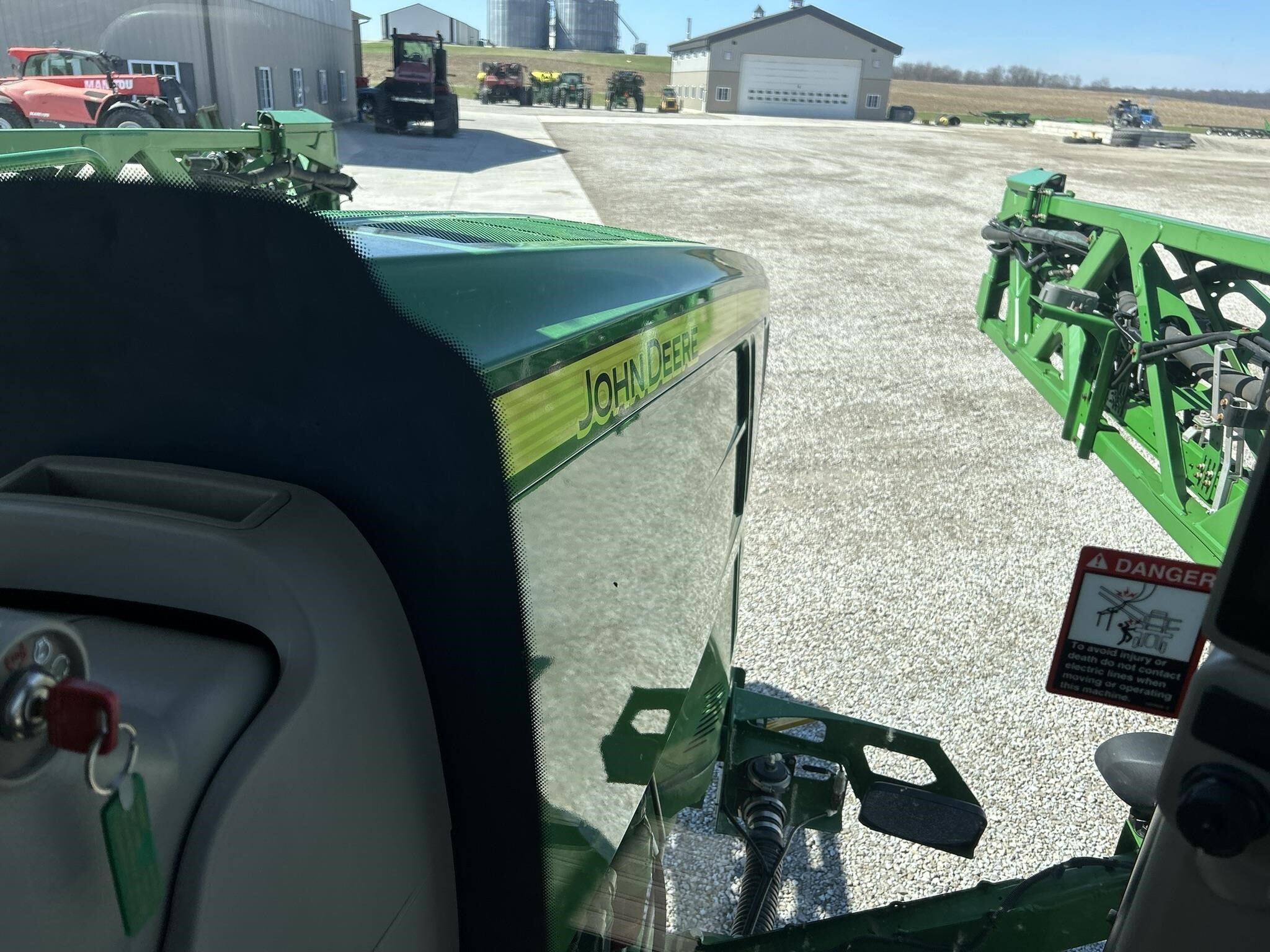 2015 John Deere R4030 Self-Propelled Sprayer