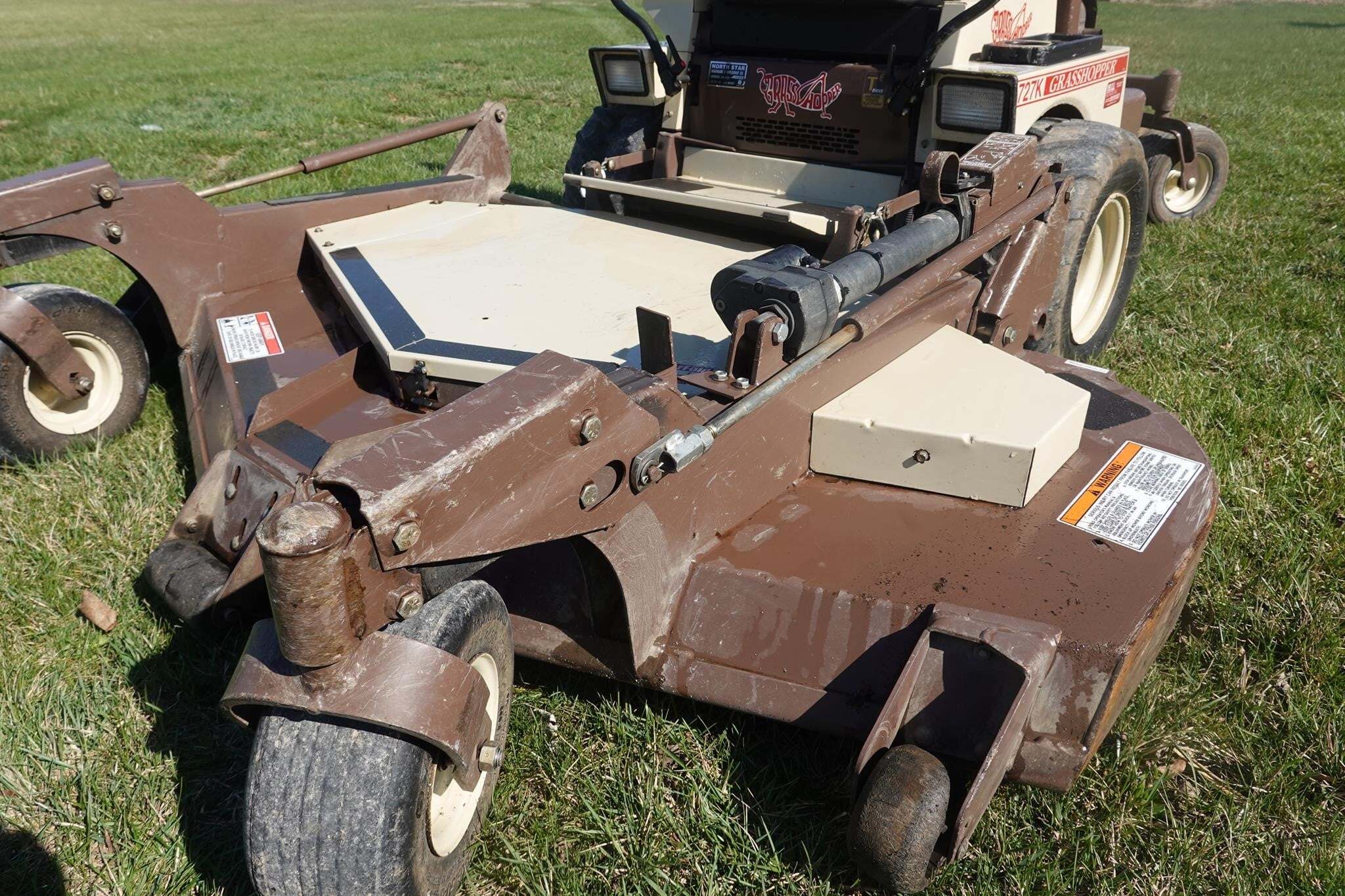 2010 Grasshopper 727 Lawn Mower