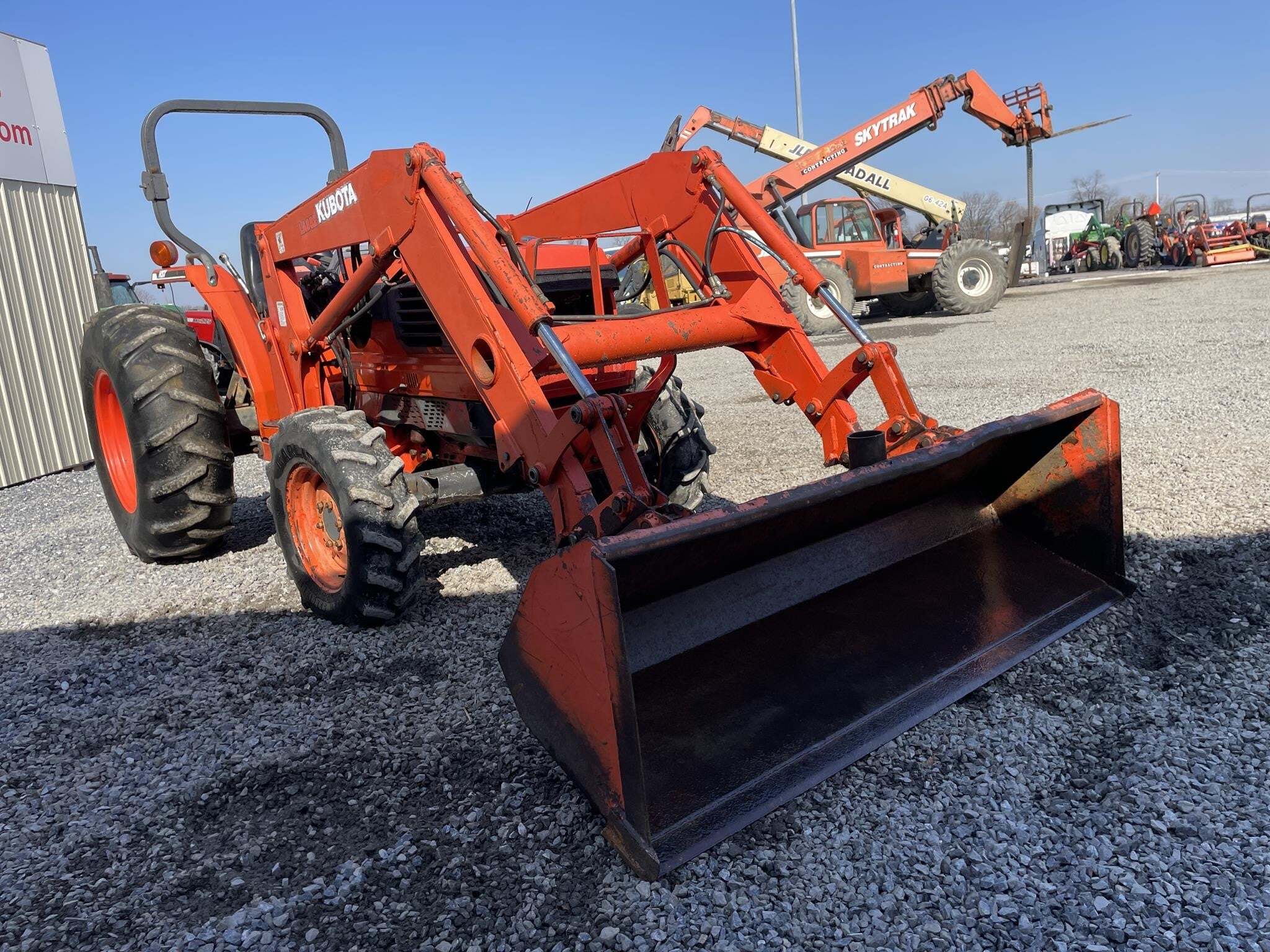  Kubota L4610 Tractor