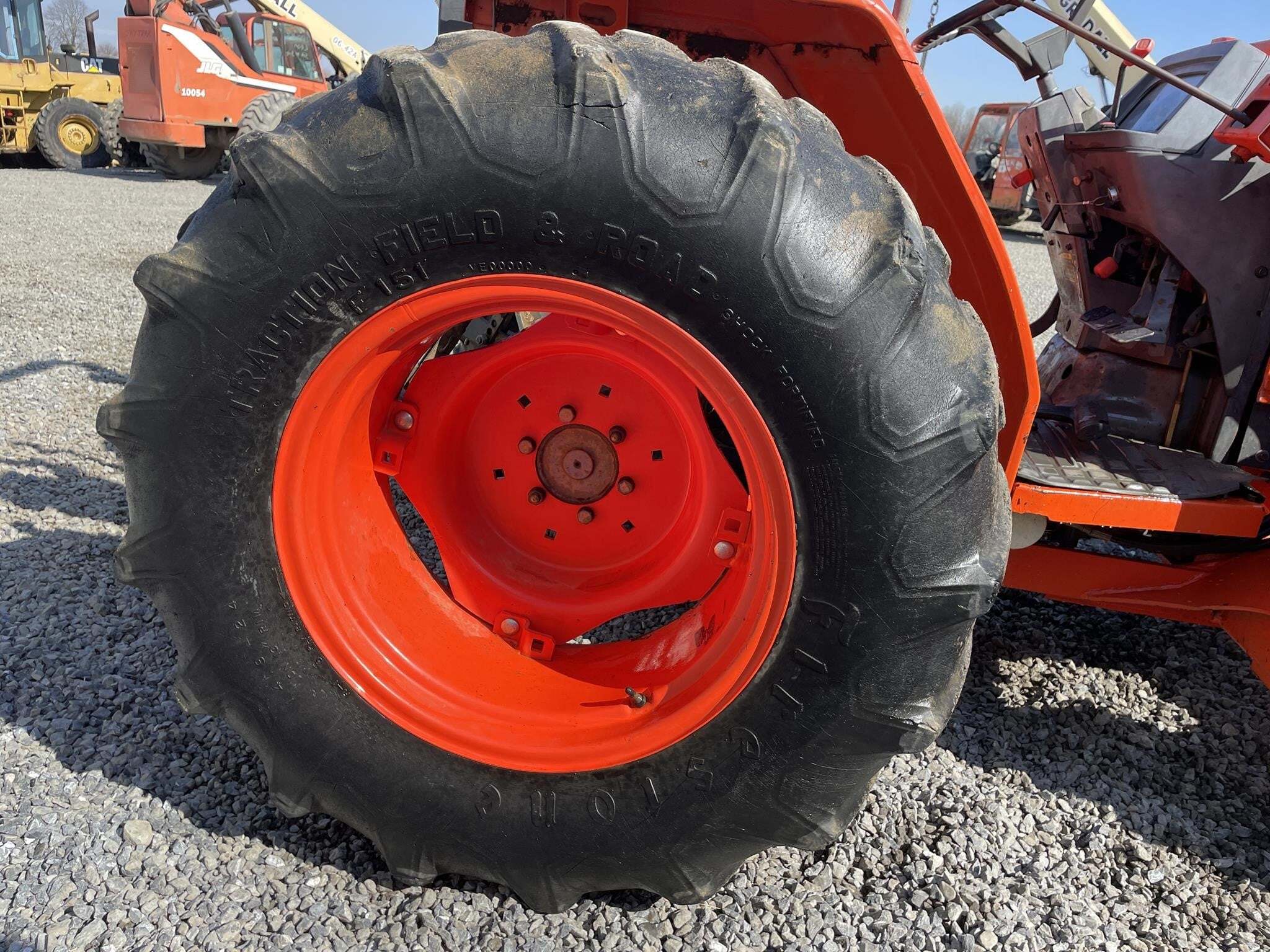  Kubota L4610 Tractor