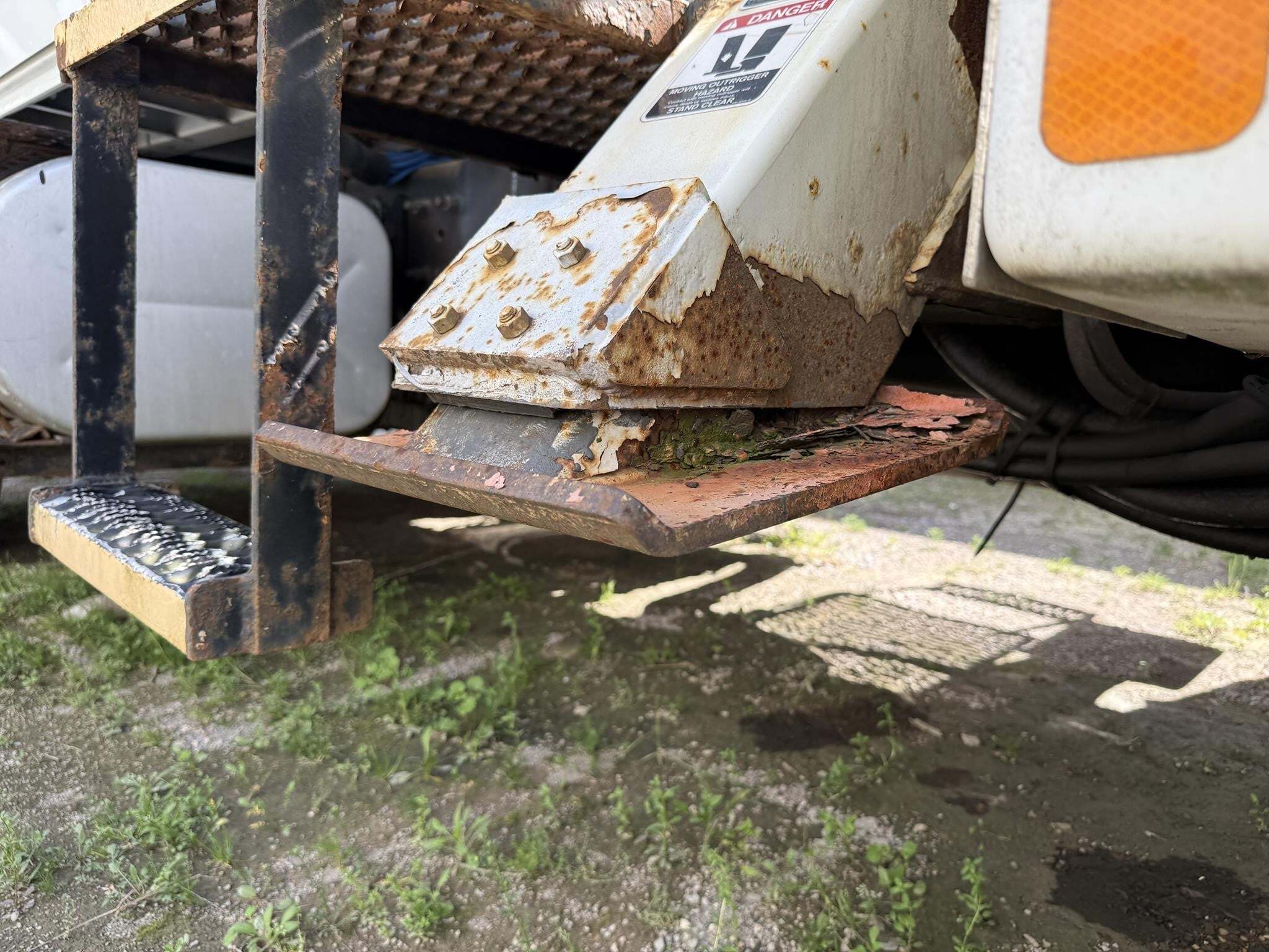 2001 Altec AA755L Crane