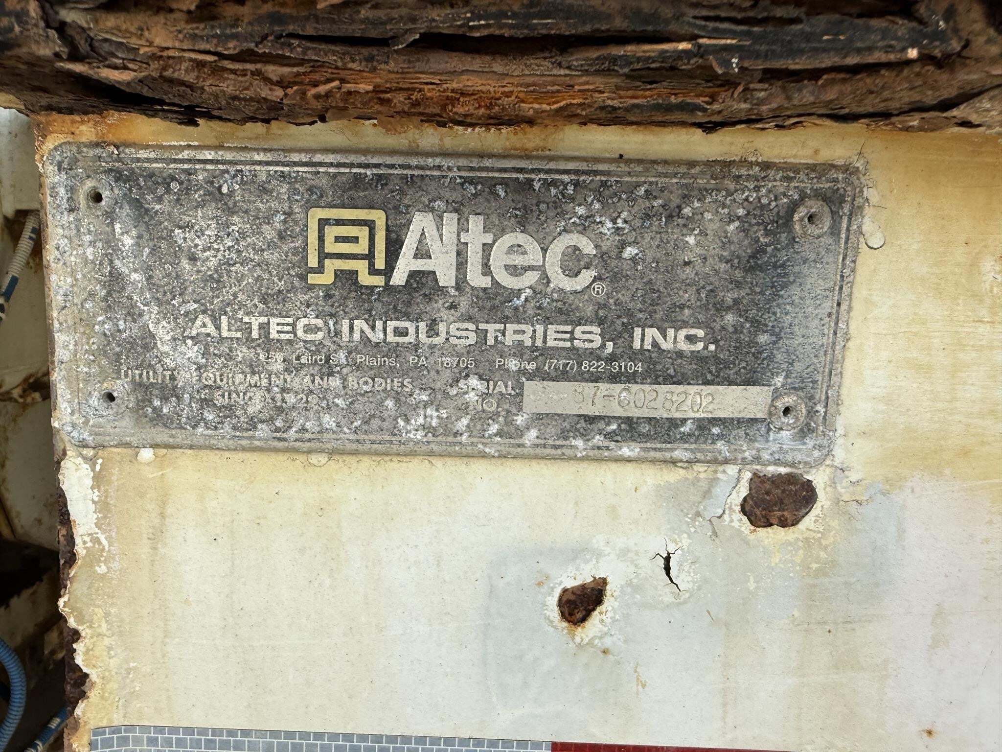 2001 Altec AA755L Crane