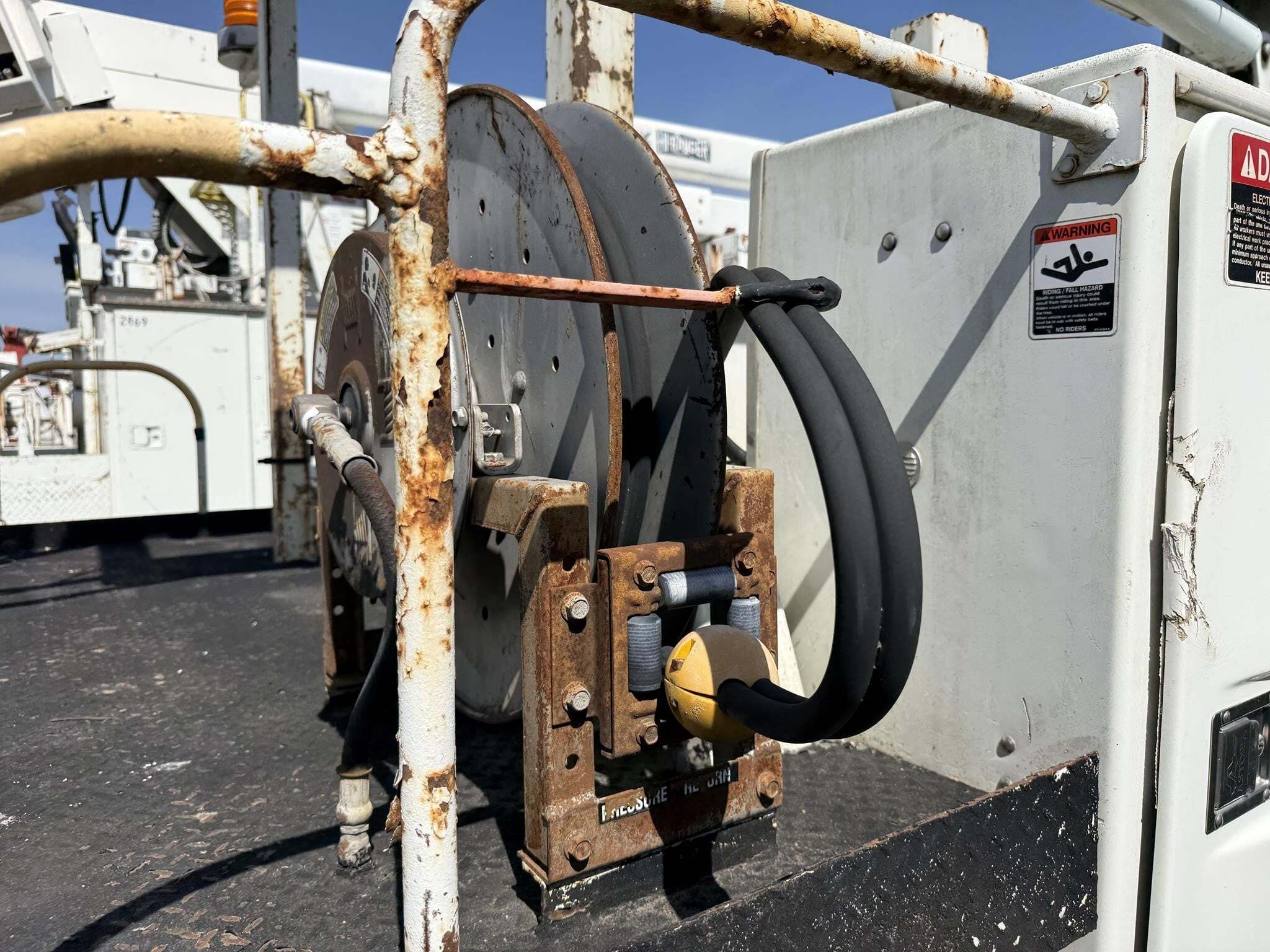 2001 Altec AA755L Crane