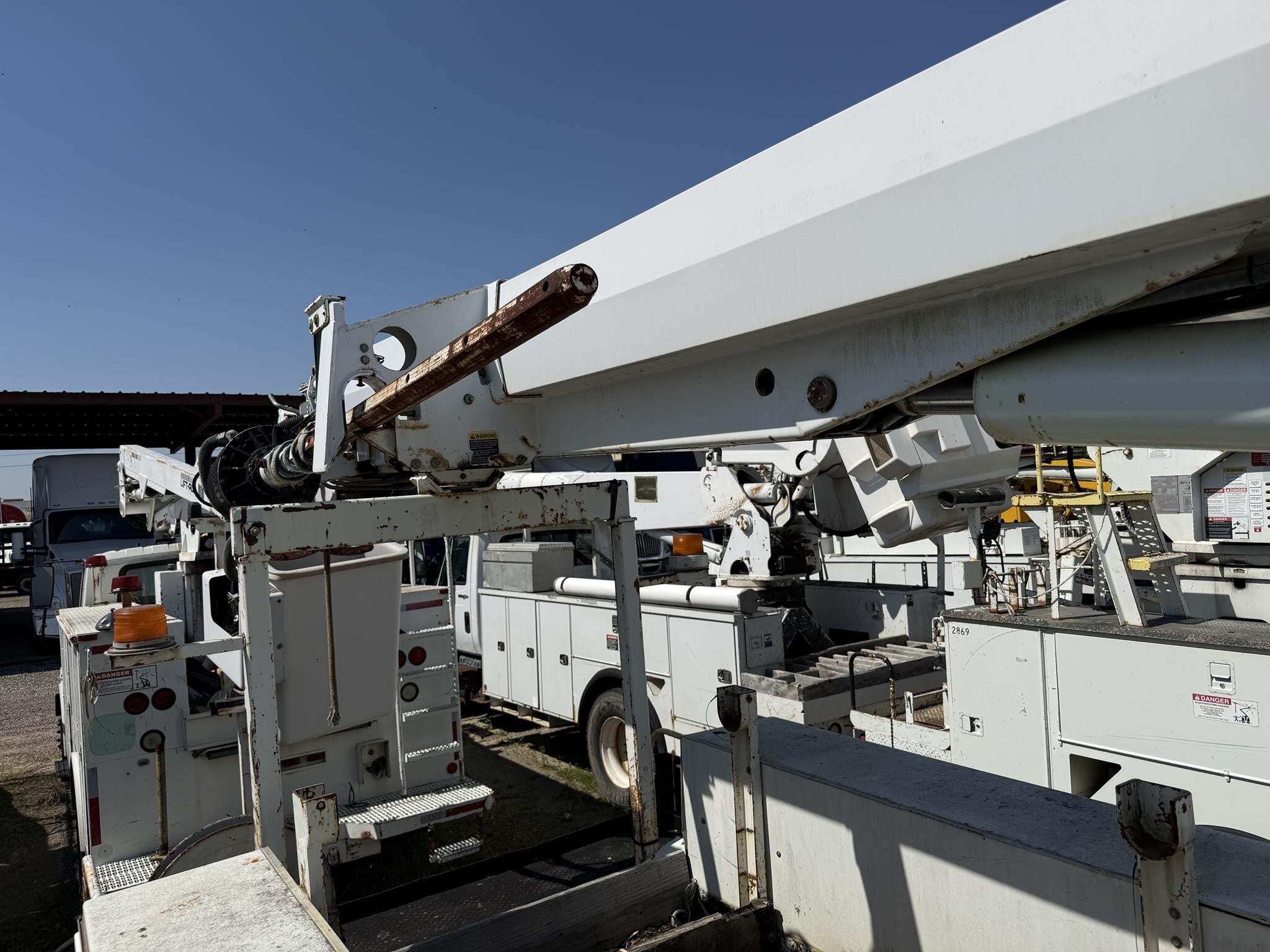 2001 Altec AA755L Crane