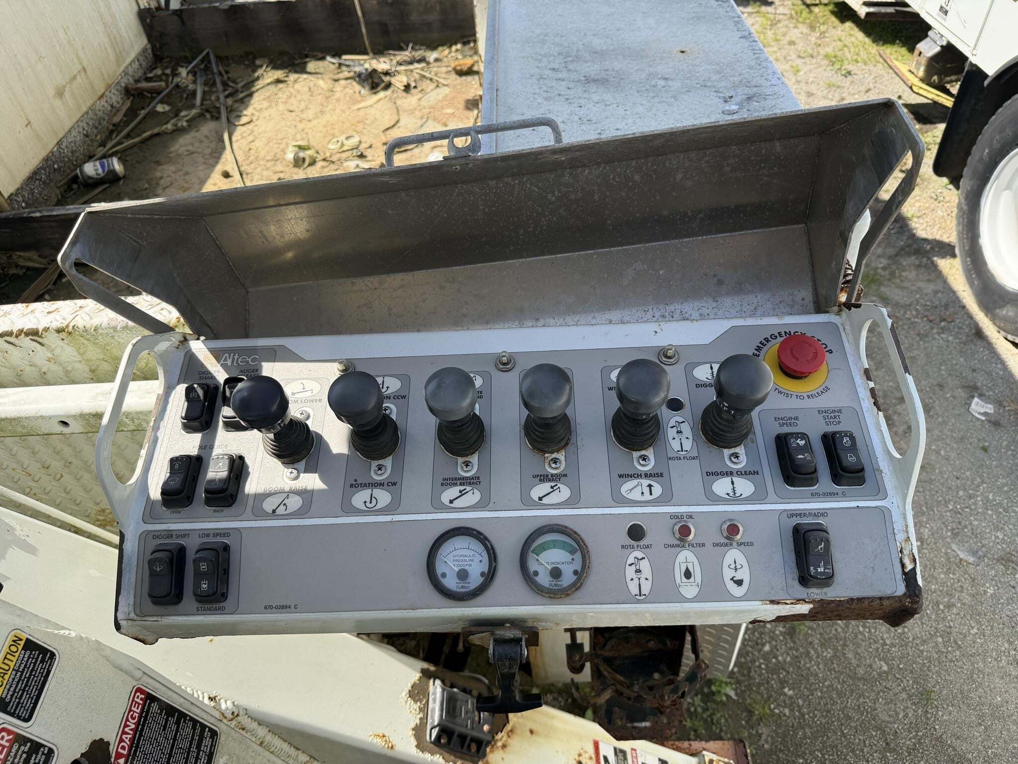 2001 Altec AA755L Crane