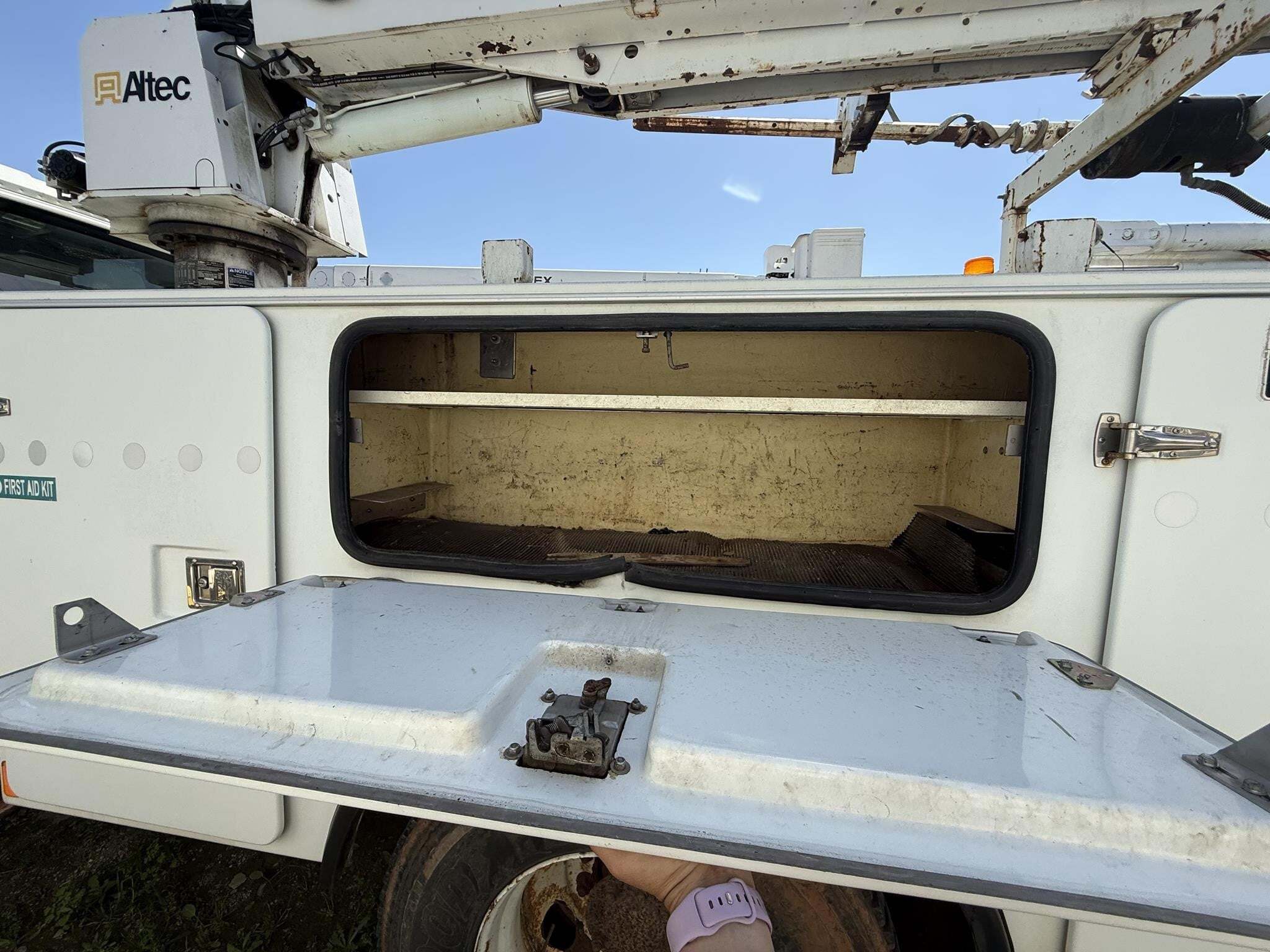 2001 Altec AA755L Crane