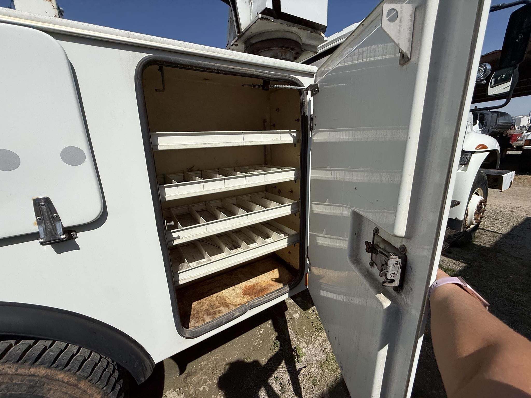2001 Altec AA755L Crane
