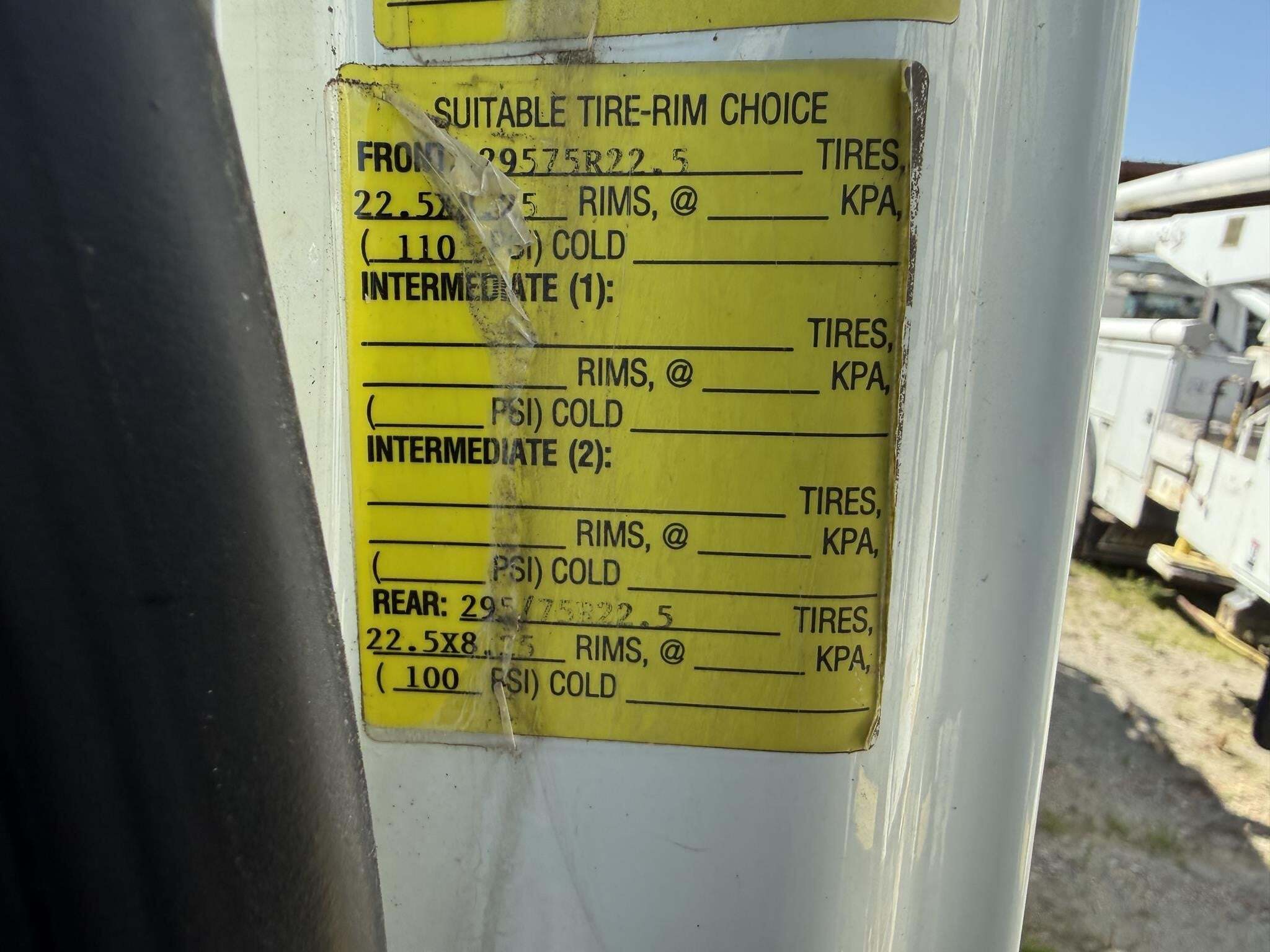 2001 Altec AA755L Crane