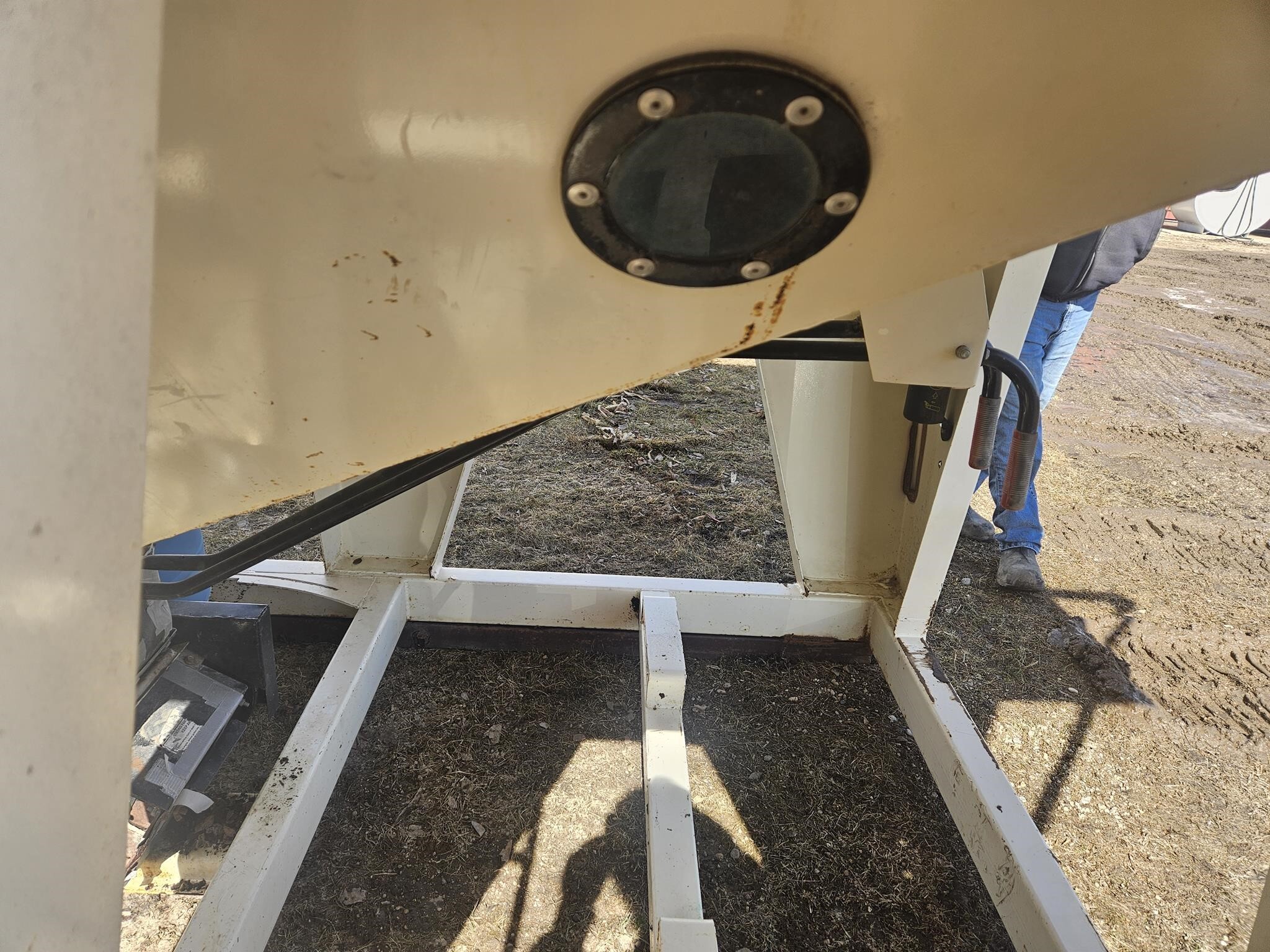  Friesen 375 Seed Tender