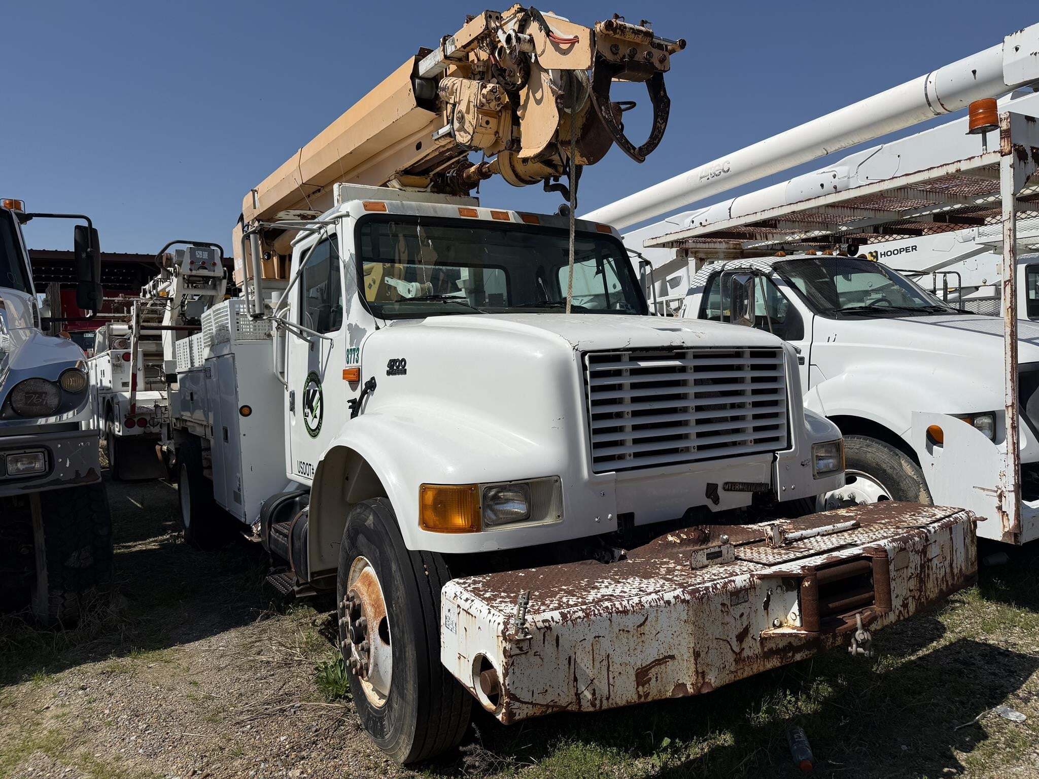 2001 Altec DM45BTR Crane