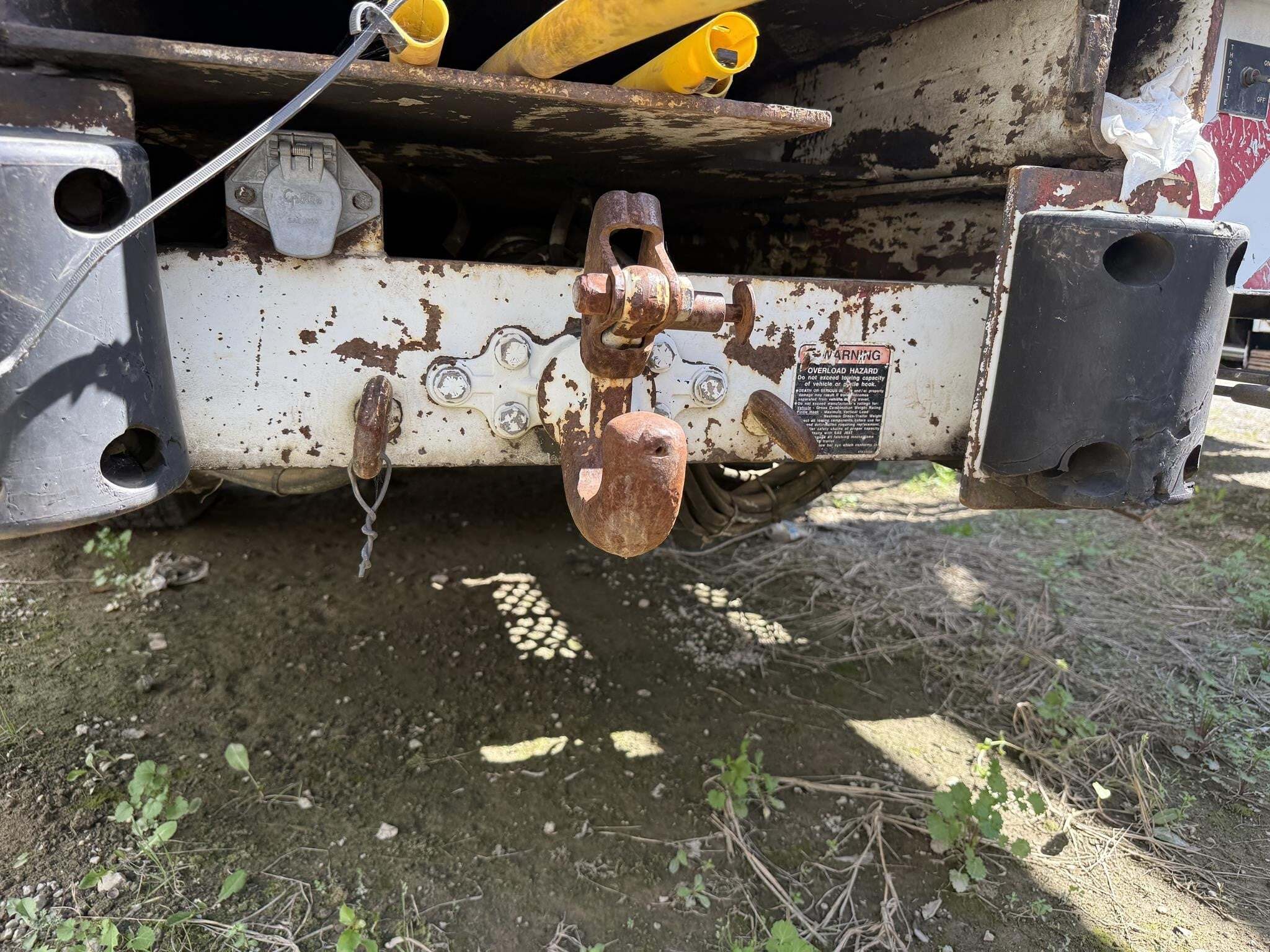 2001 Altec DM45BTR Crane