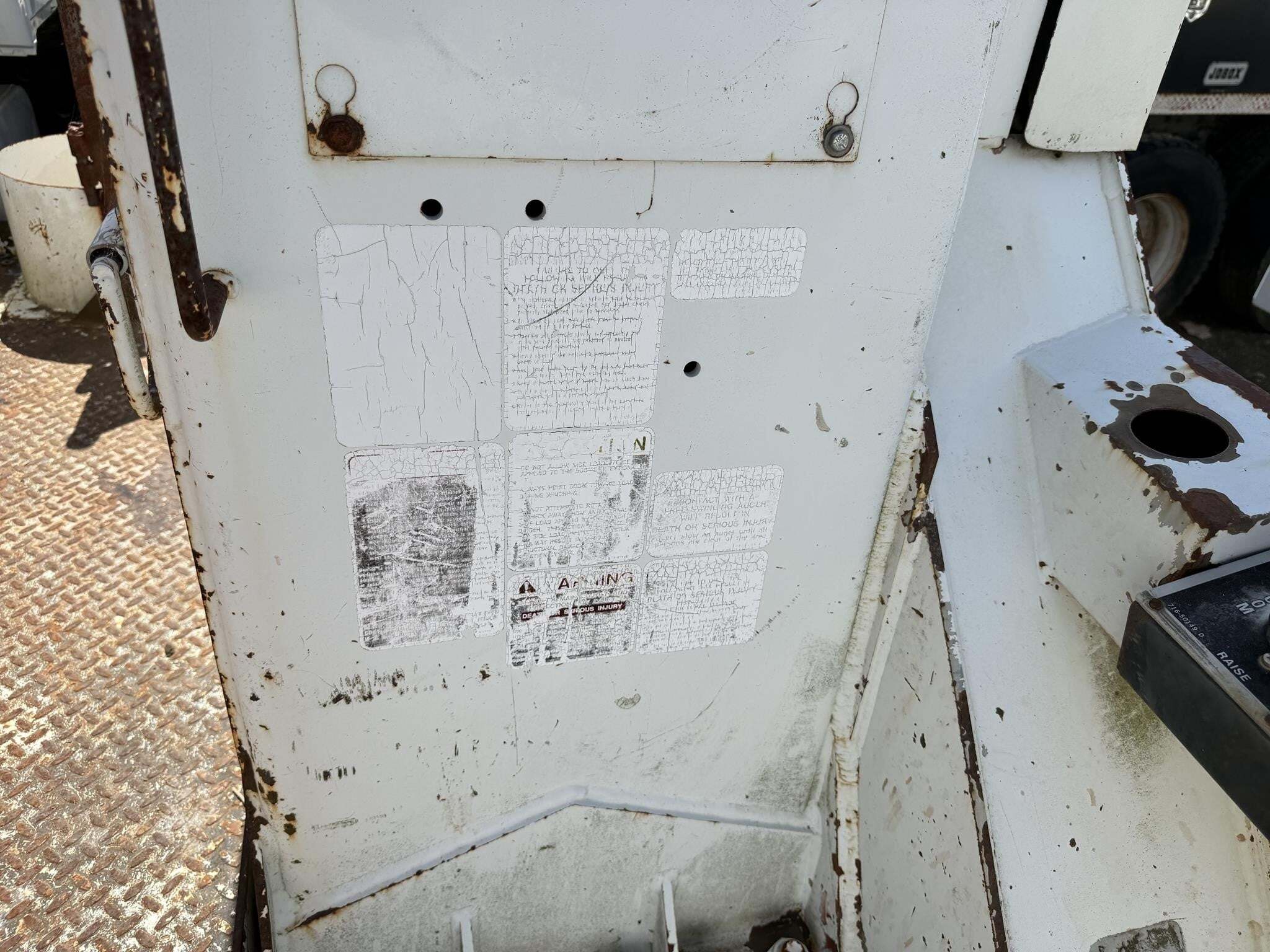 2001 Altec DM45BTR Crane