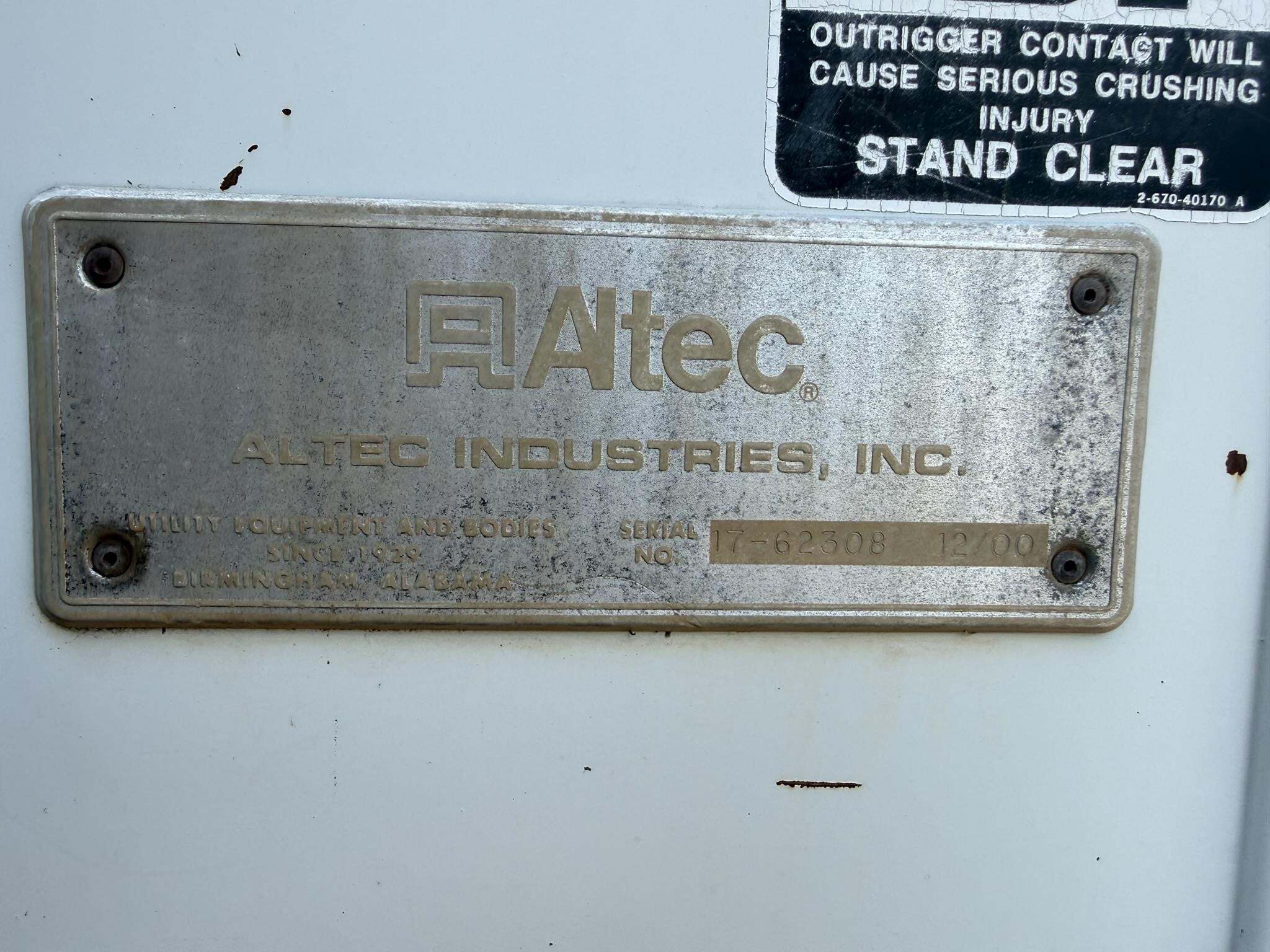 2001 Altec DM45BTR Crane