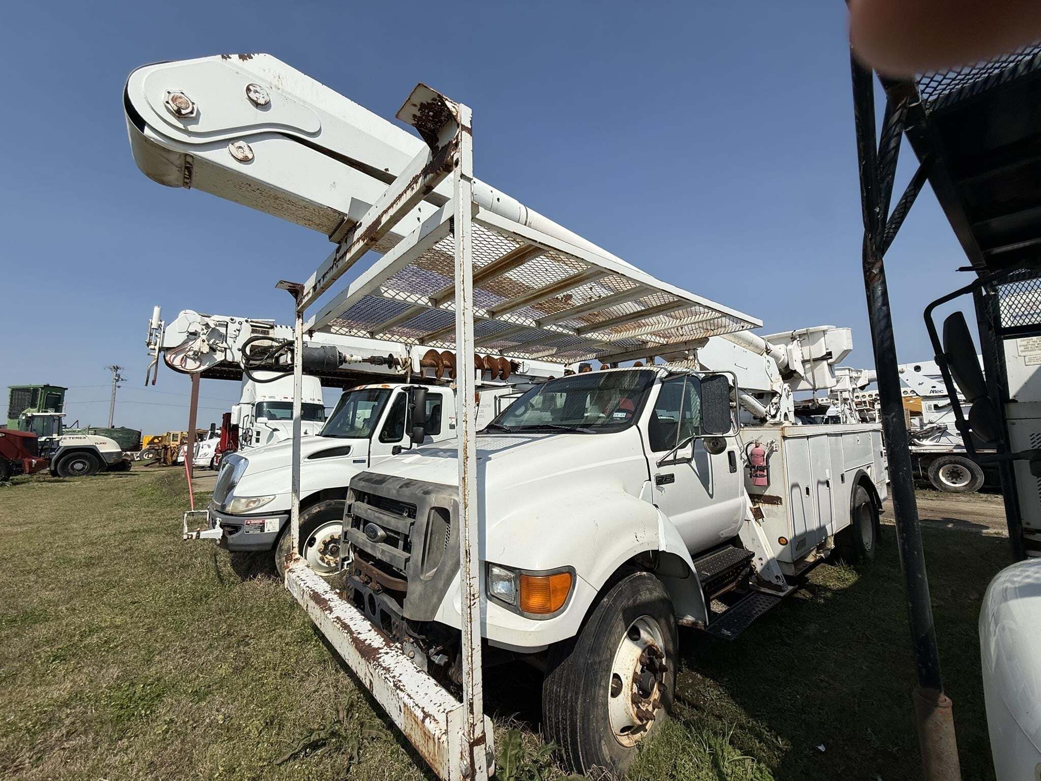 2004 Altec AA755L Crane