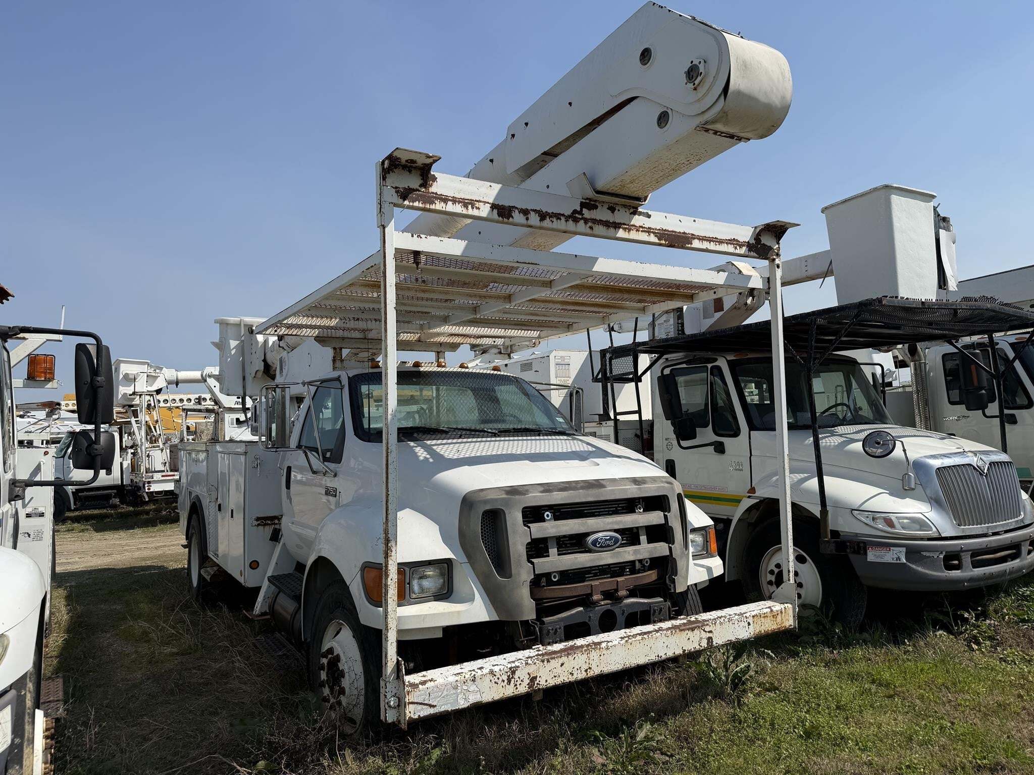2004 Altec AA755L Crane