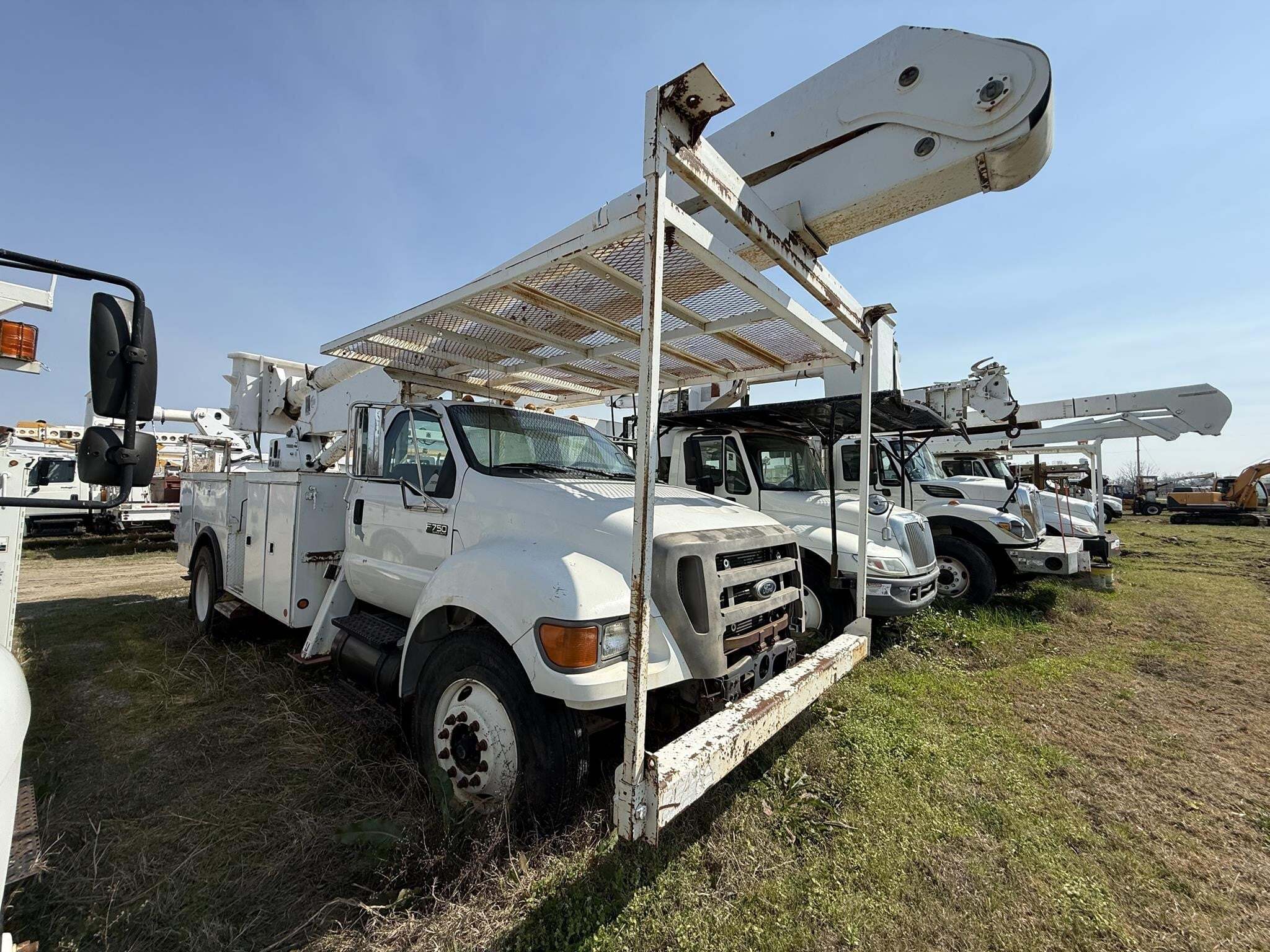 2004 Altec AA755L Crane