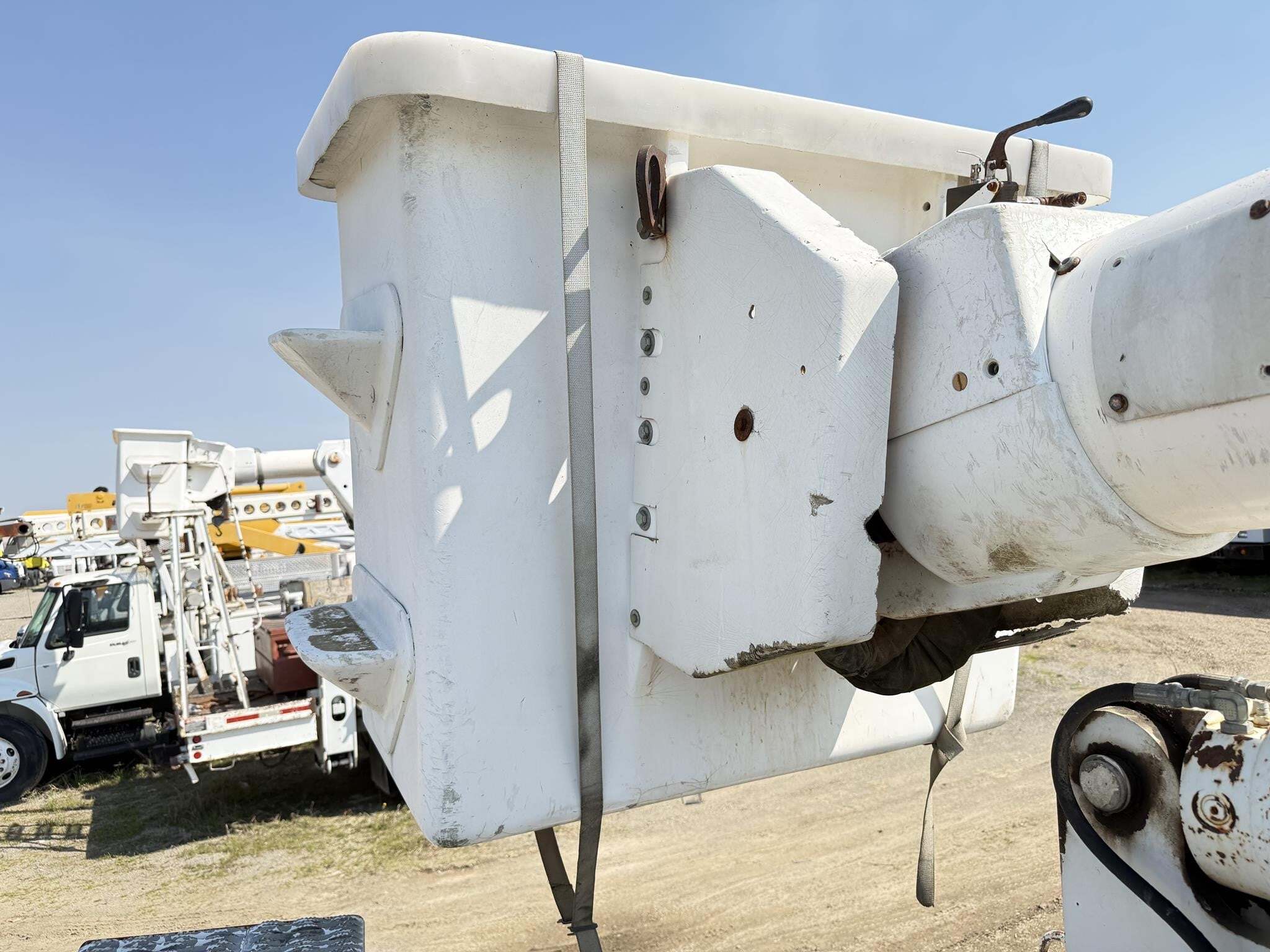 2004 Altec AA755L Crane