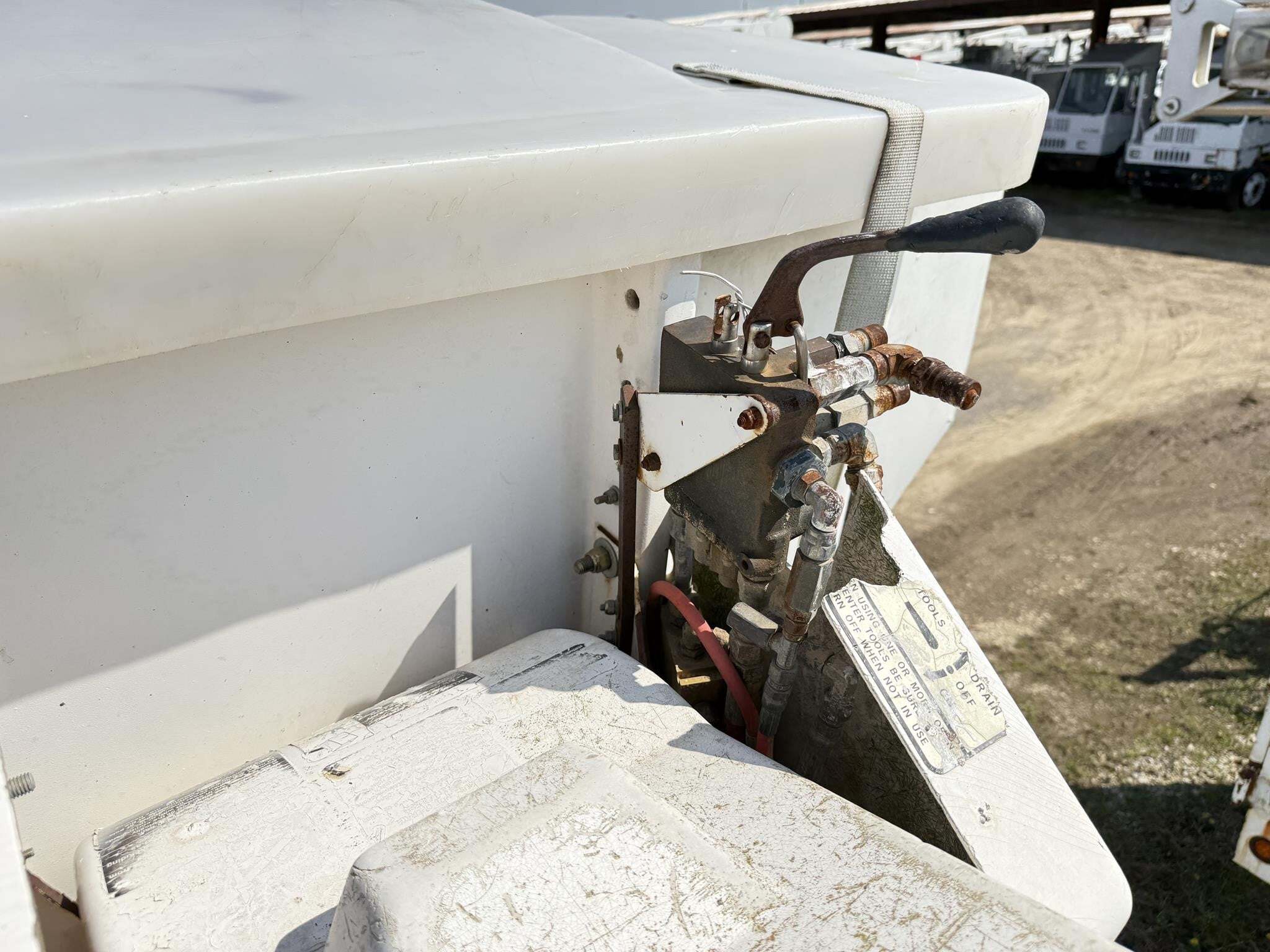 2004 Altec AA755L Crane