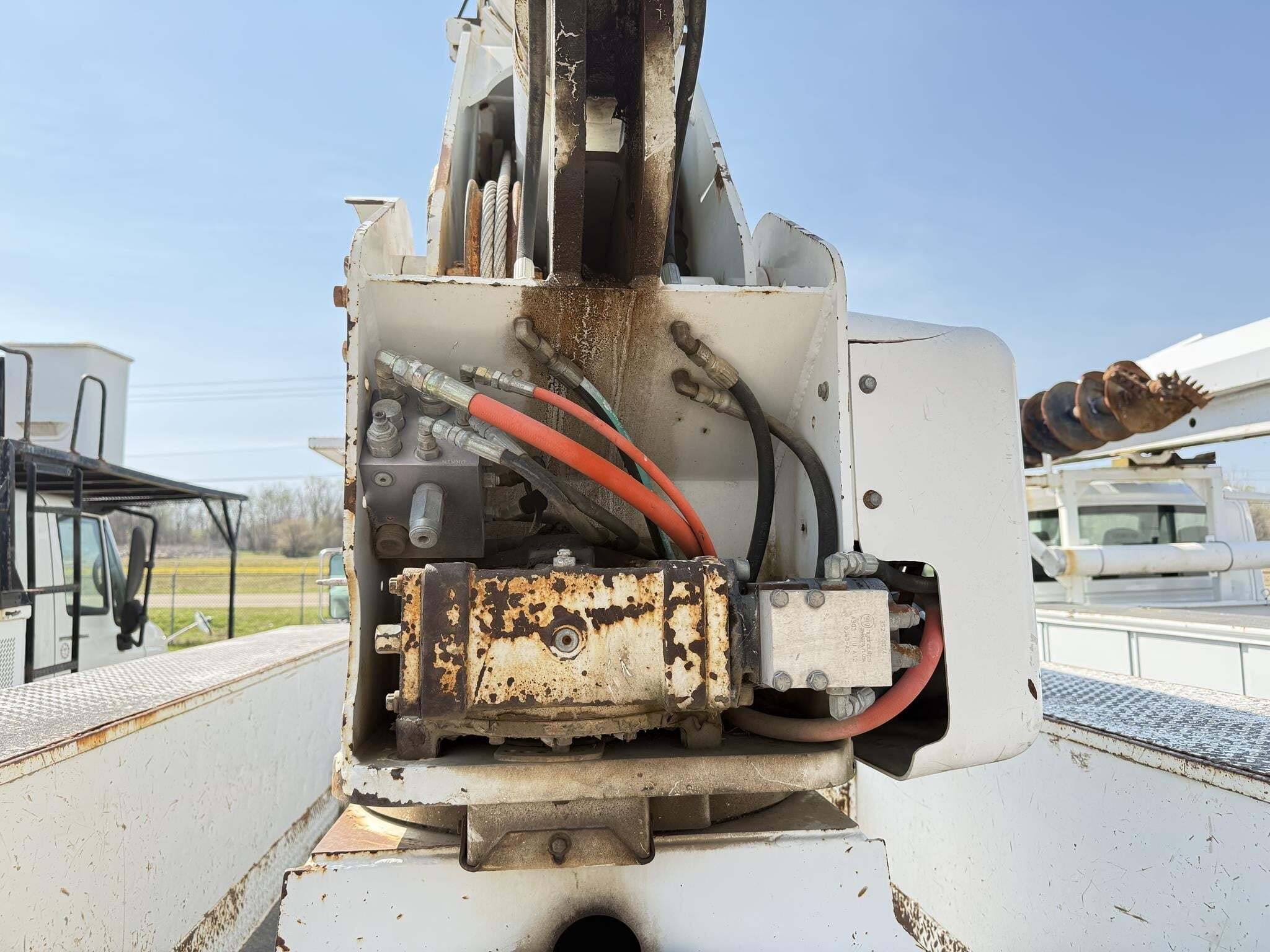 2004 Altec AA755L Crane