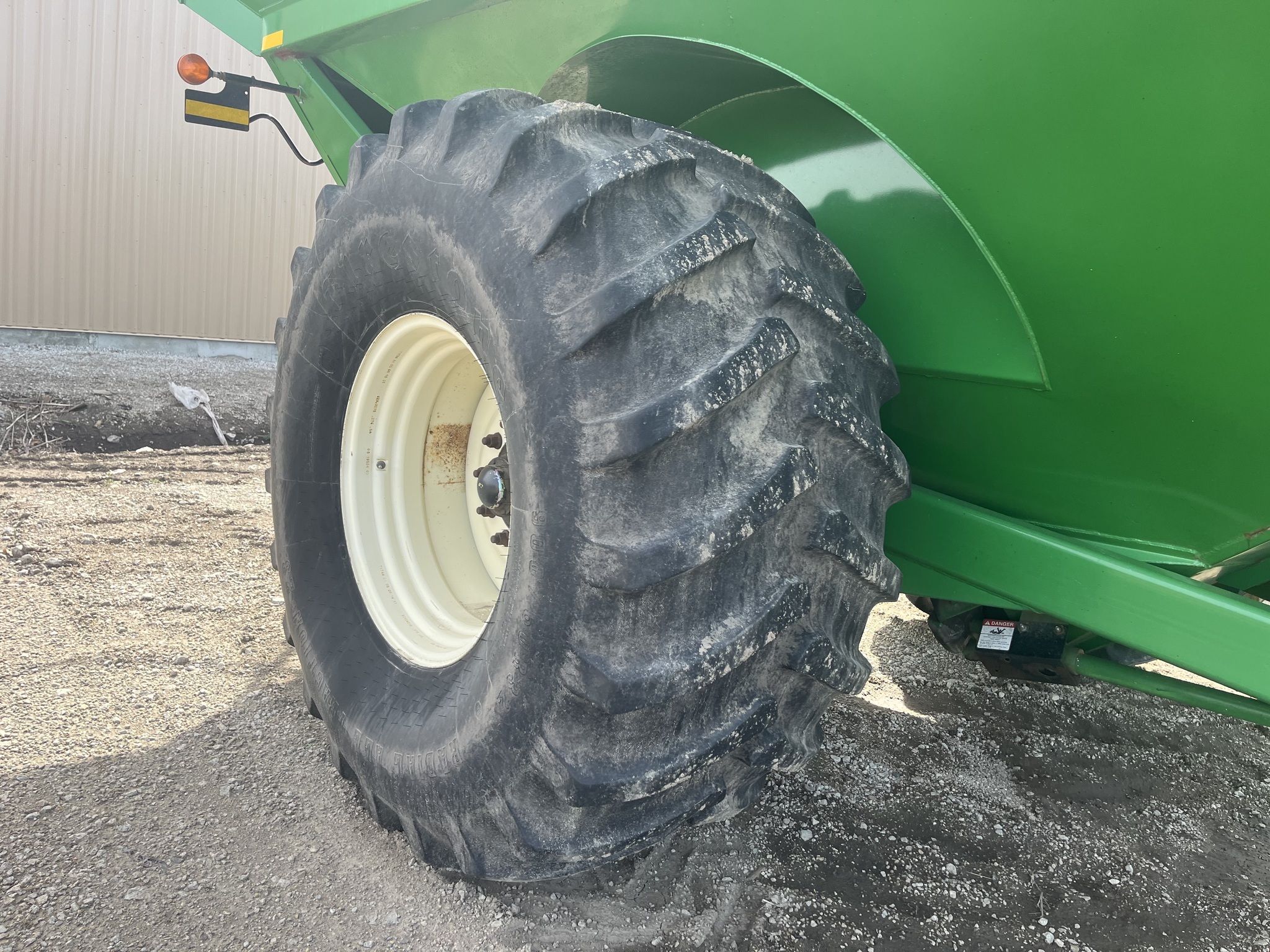  J&M 1000-20 Grain Cart