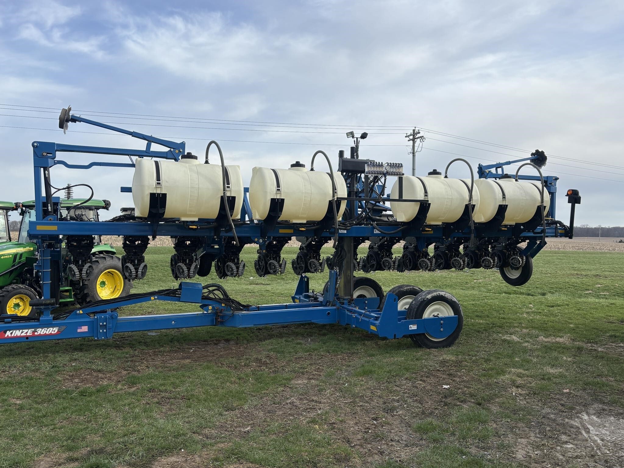 2021 Kinze 3605 Planter