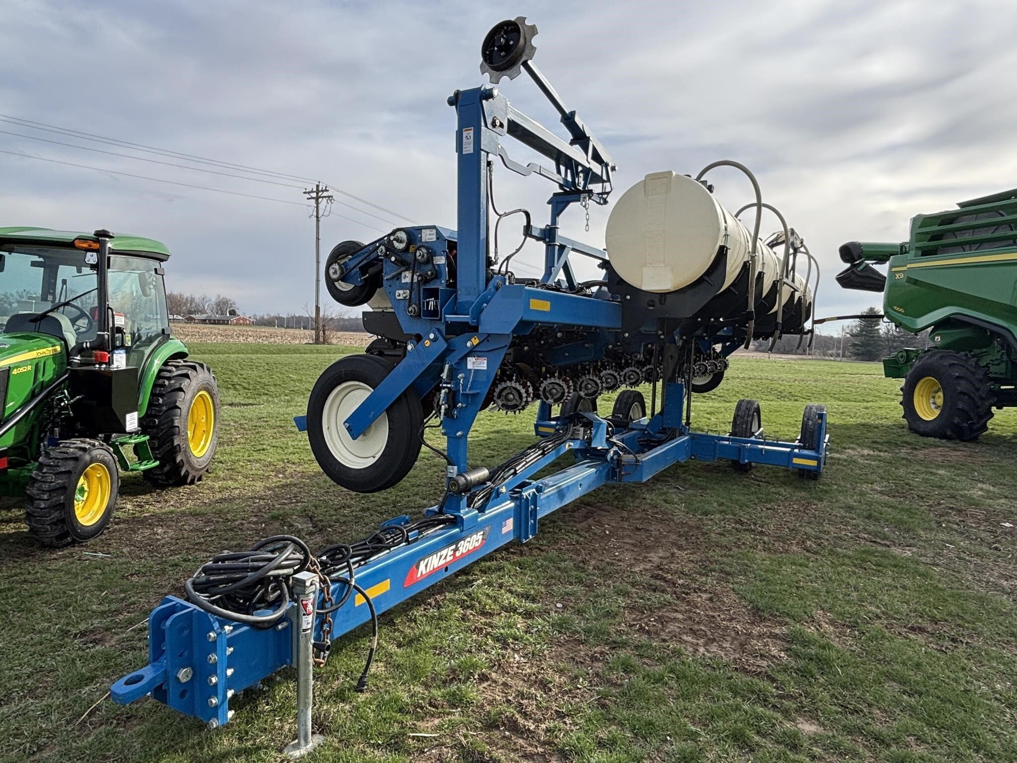 2021 Kinze 3605 Planter