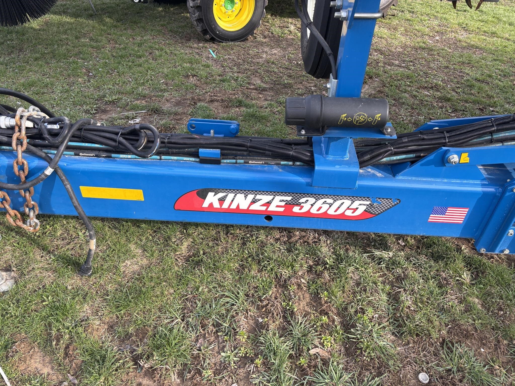 2021 Kinze 3605 Planter