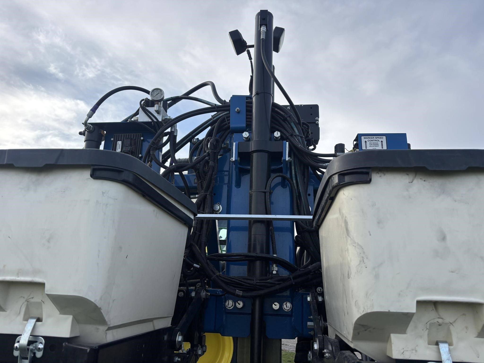 2021 Kinze 3605 Planter