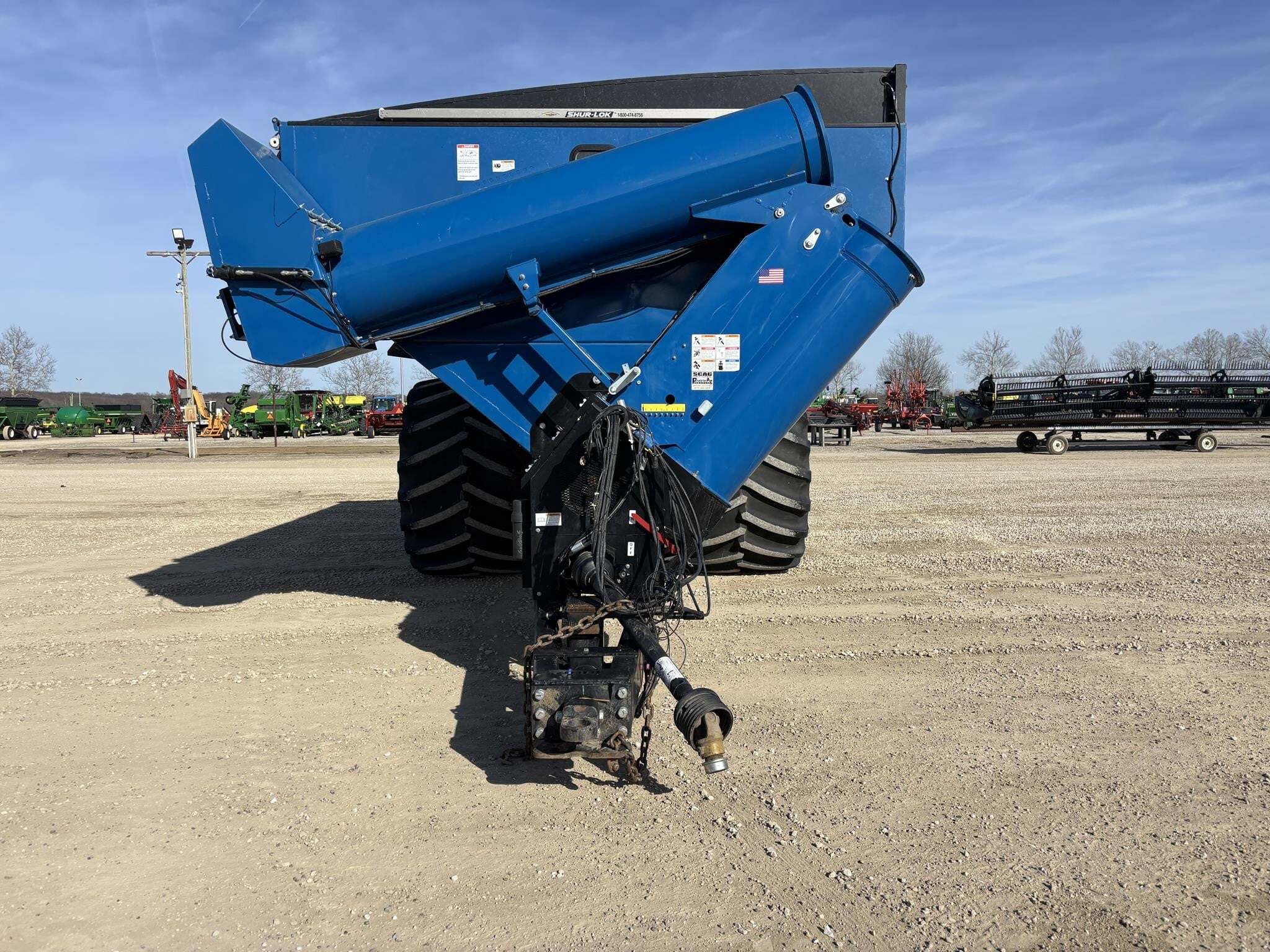 2023 Kinze 1121 Grain Cart