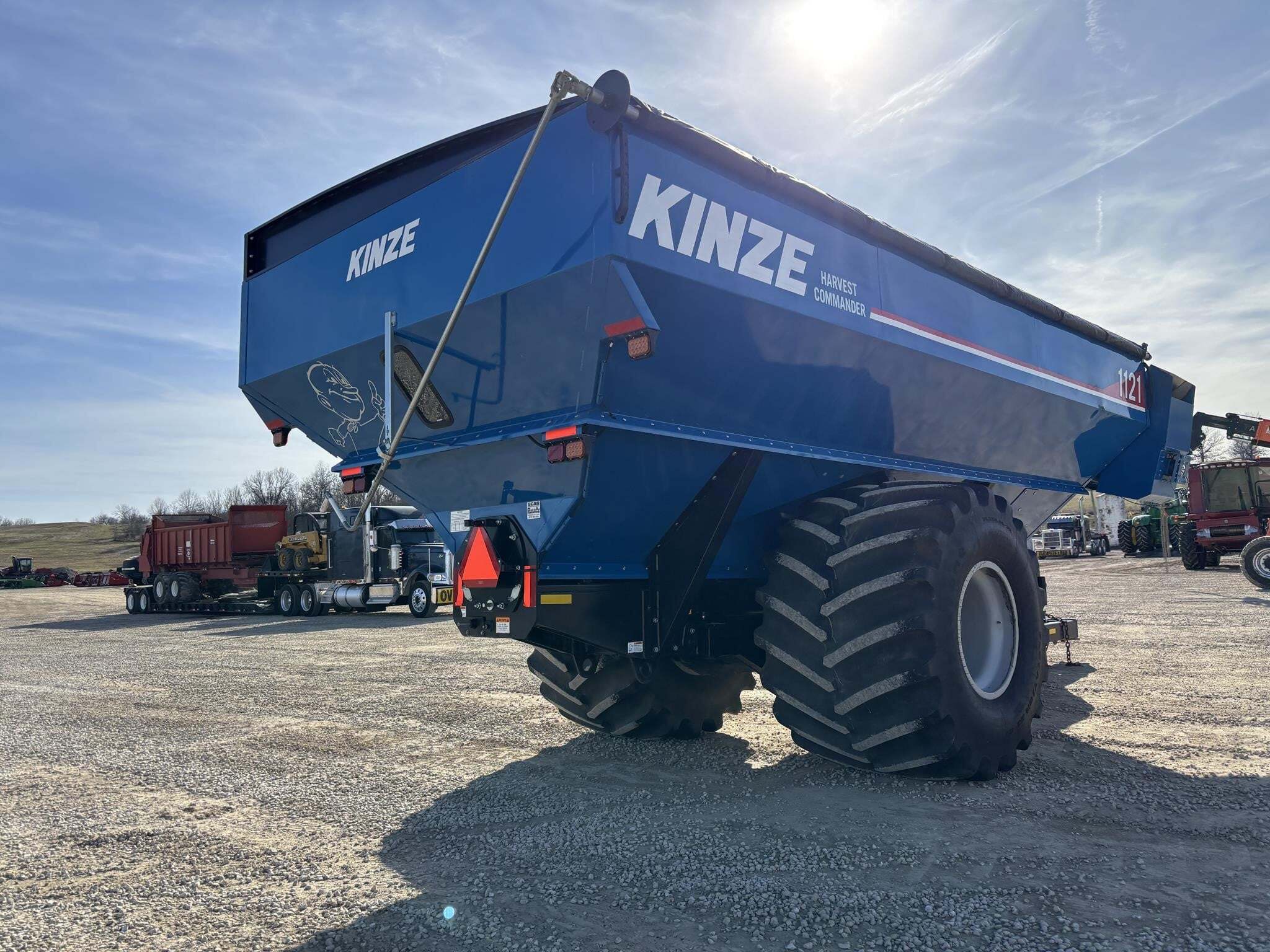 2023 Kinze 1121 Grain Cart