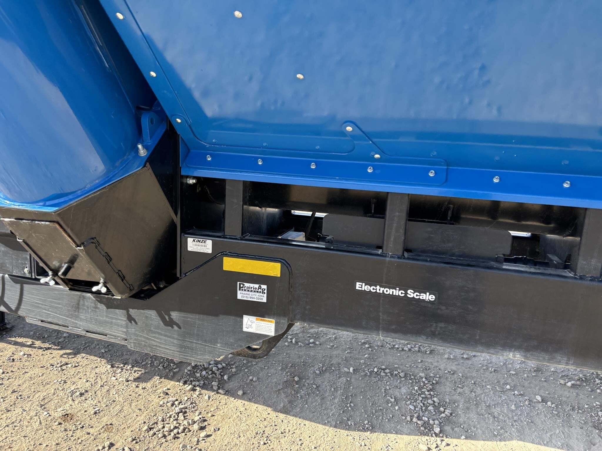 2023 Kinze 1121 Grain Cart