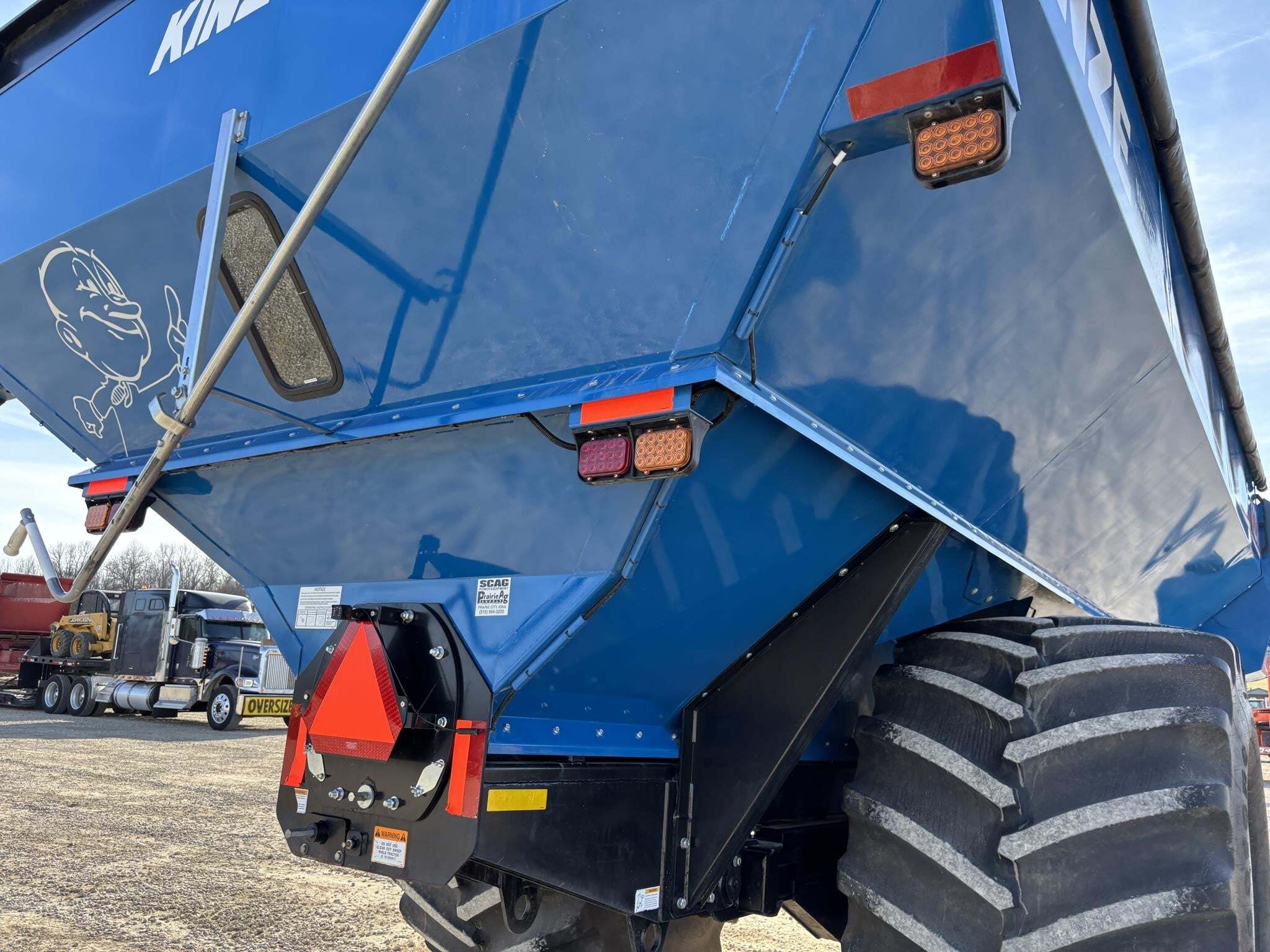 2023 Kinze 1121 Grain Cart
