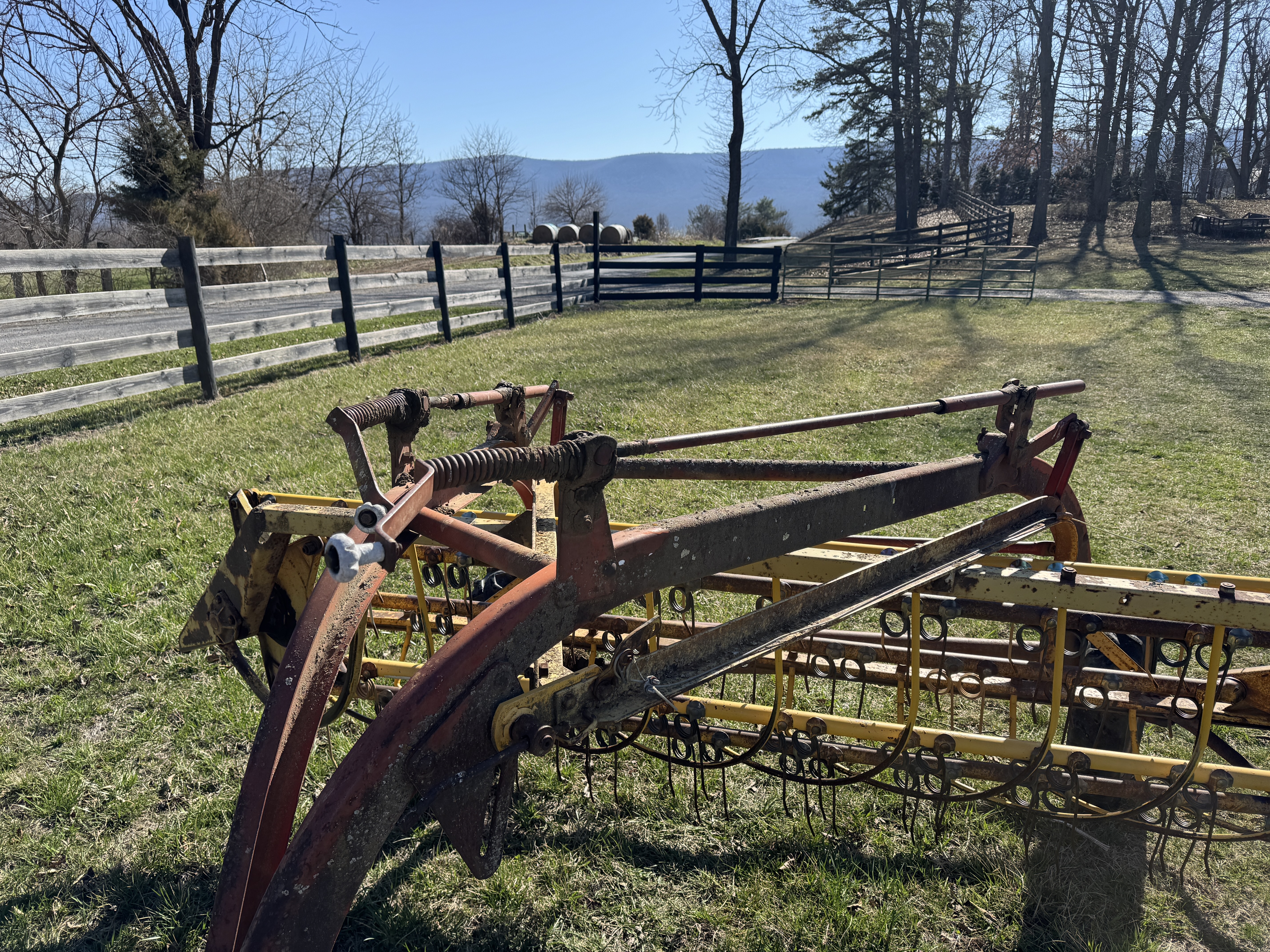 1989 New Holland 256 HAY RAKE Miscellaneous