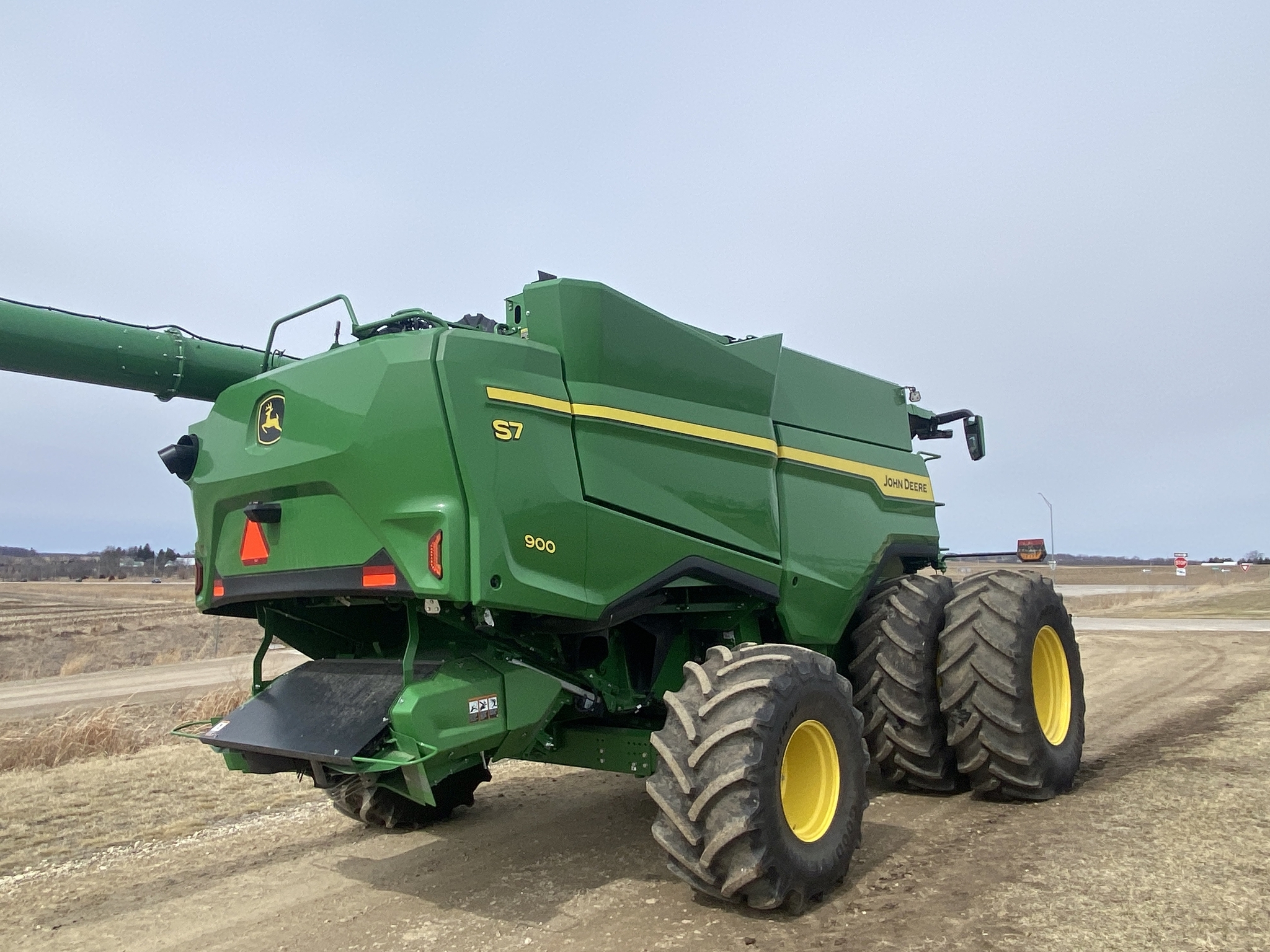 2025 John Deere S7 900 Combine