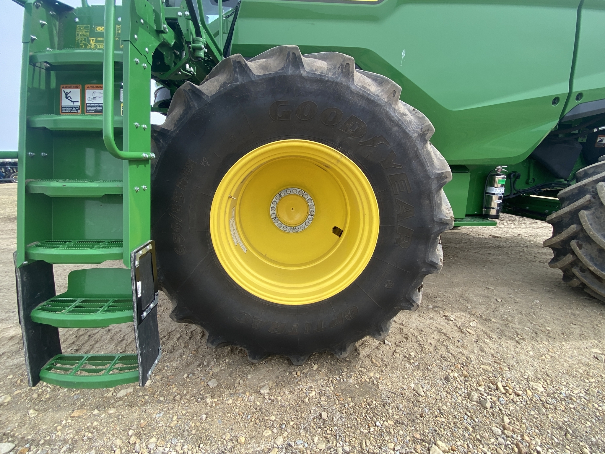 2025 John Deere S7 900 Combine