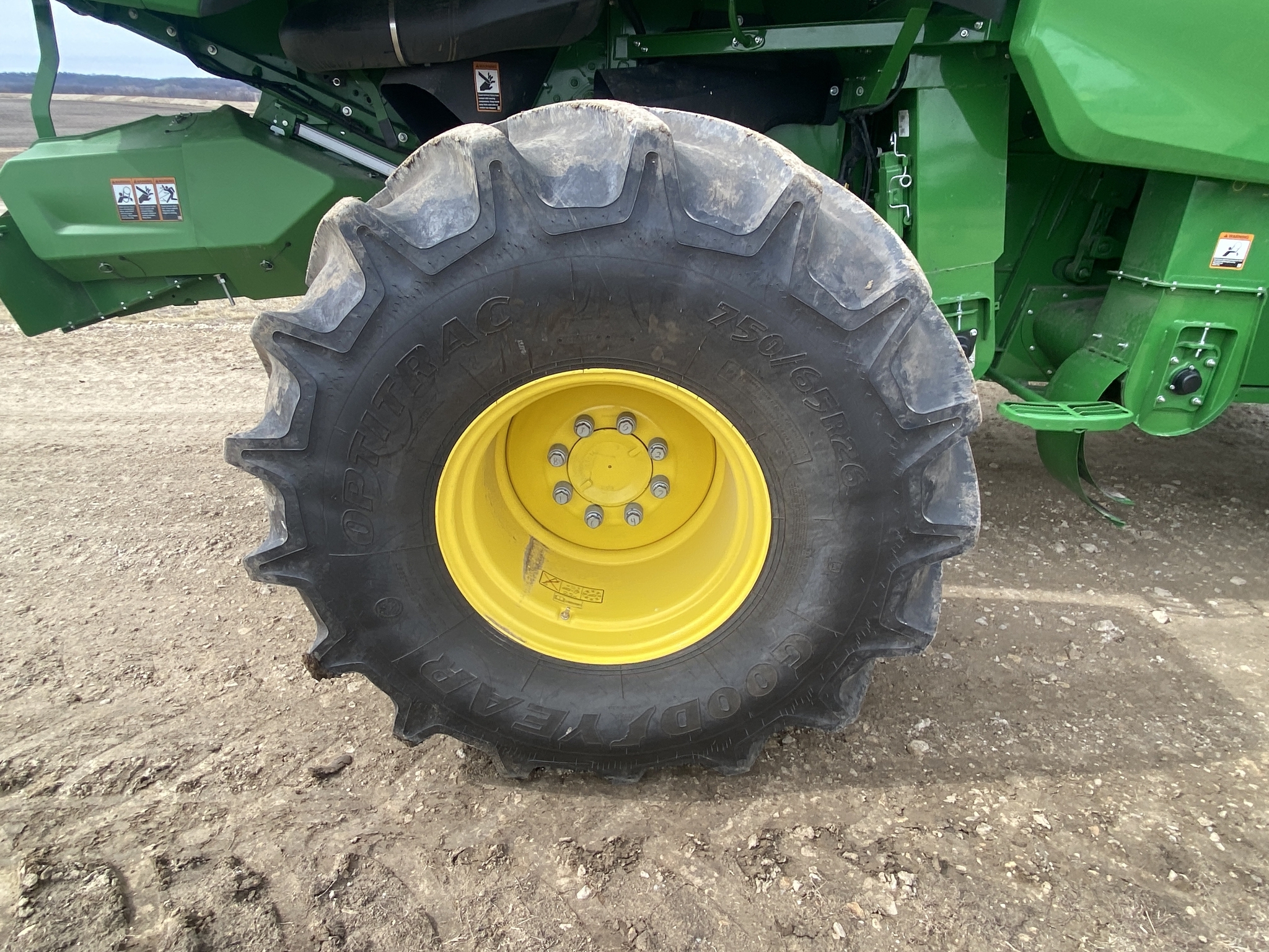 2025 John Deere S7 900 Combine