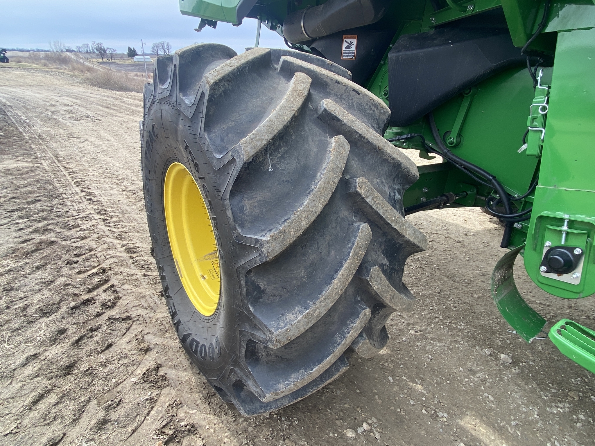 2025 John Deere S7 900 Combine