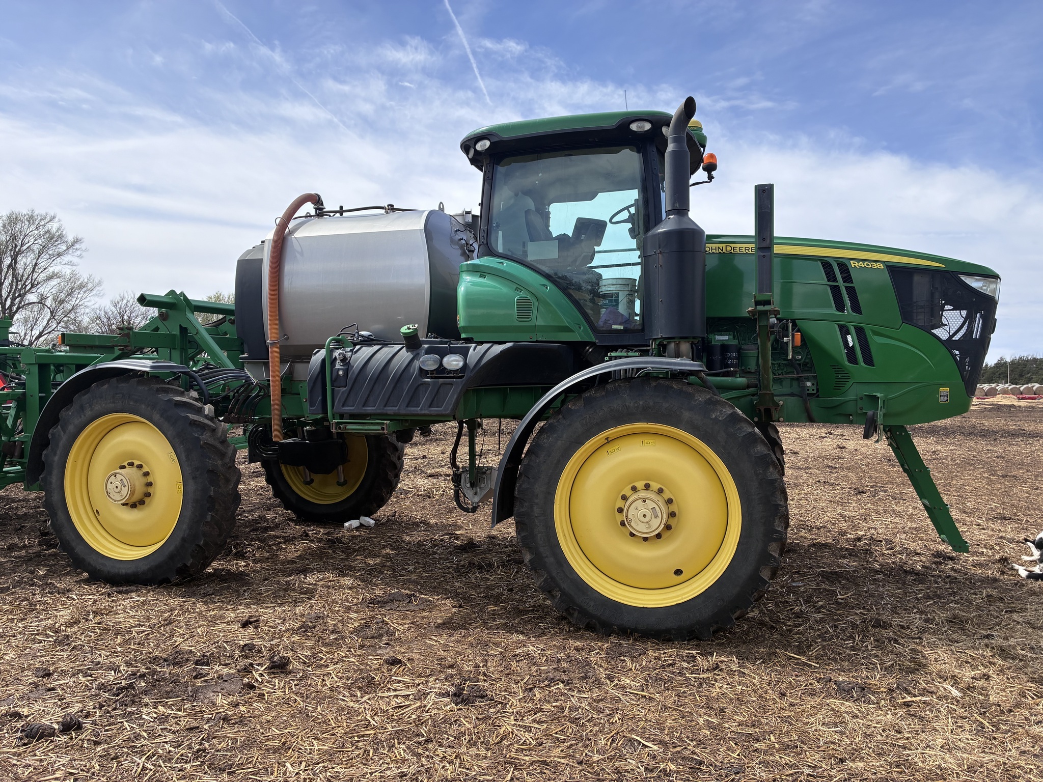 2014 John Deere R4038 Self-Propelled Sprayer