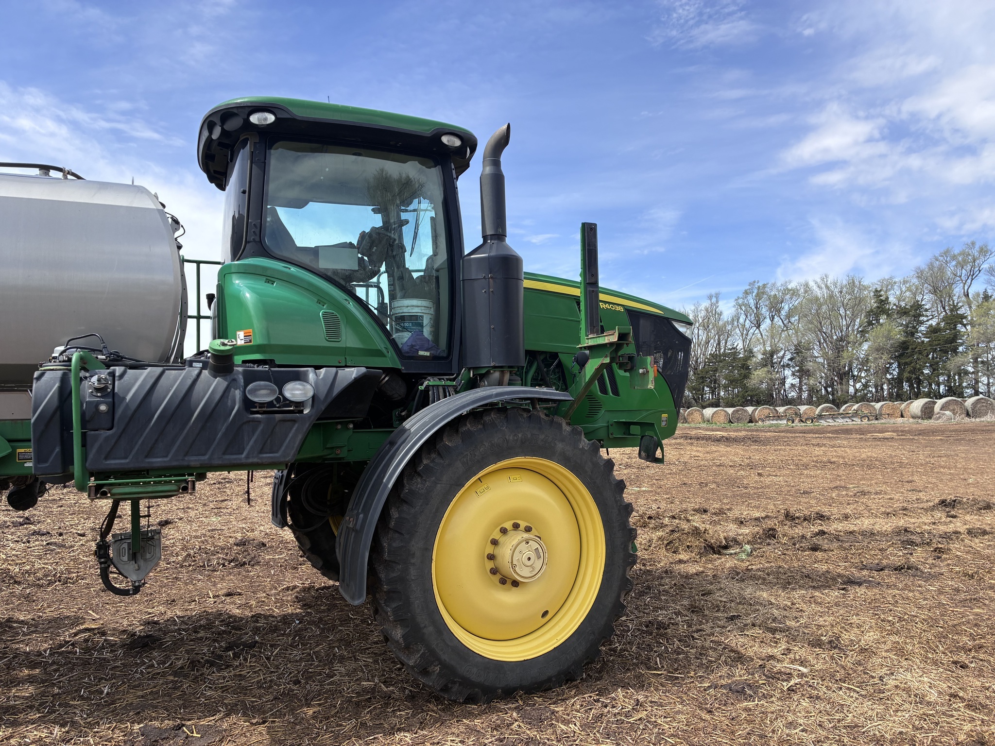 2014 John Deere R4038 Self-Propelled Sprayer