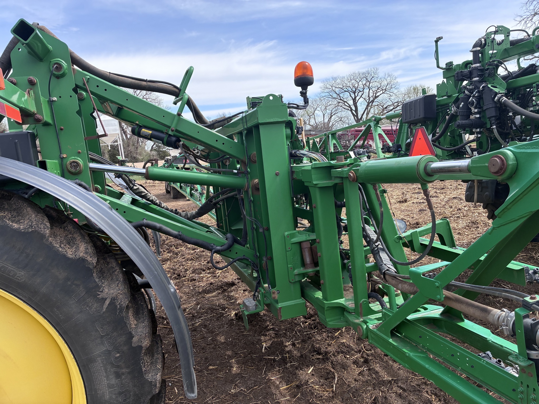 2014 John Deere R4038 Self-Propelled Sprayer