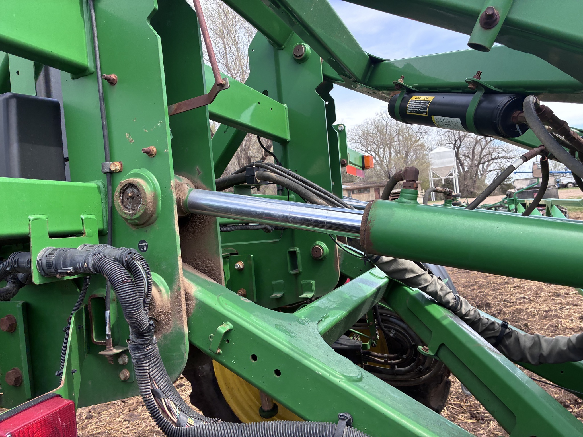 2014 John Deere R4038 Self-Propelled Sprayer