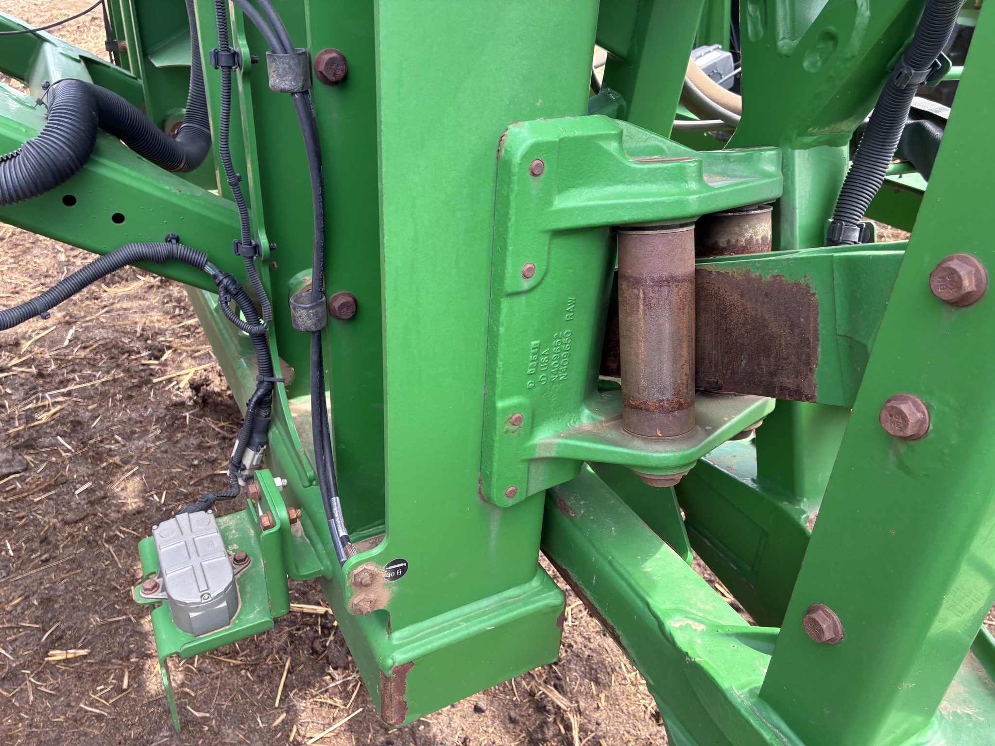 2014 John Deere R4038 Self-Propelled Sprayer