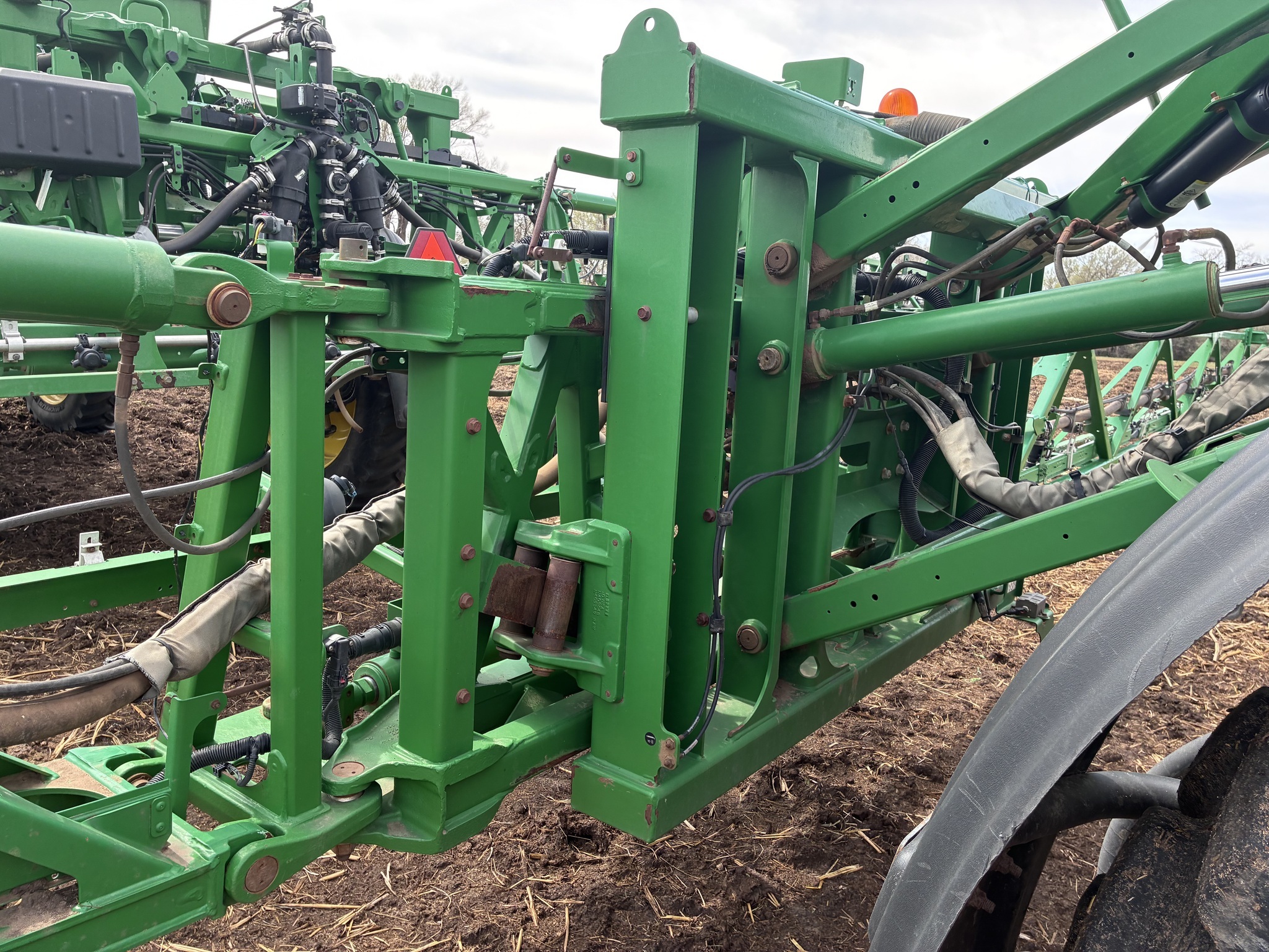 2014 John Deere R4038 Self-Propelled Sprayer
