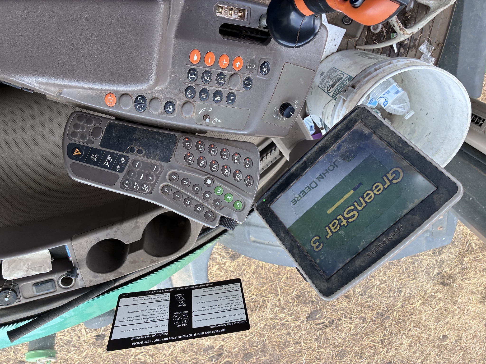 2014 John Deere R4038 Self-Propelled Sprayer
