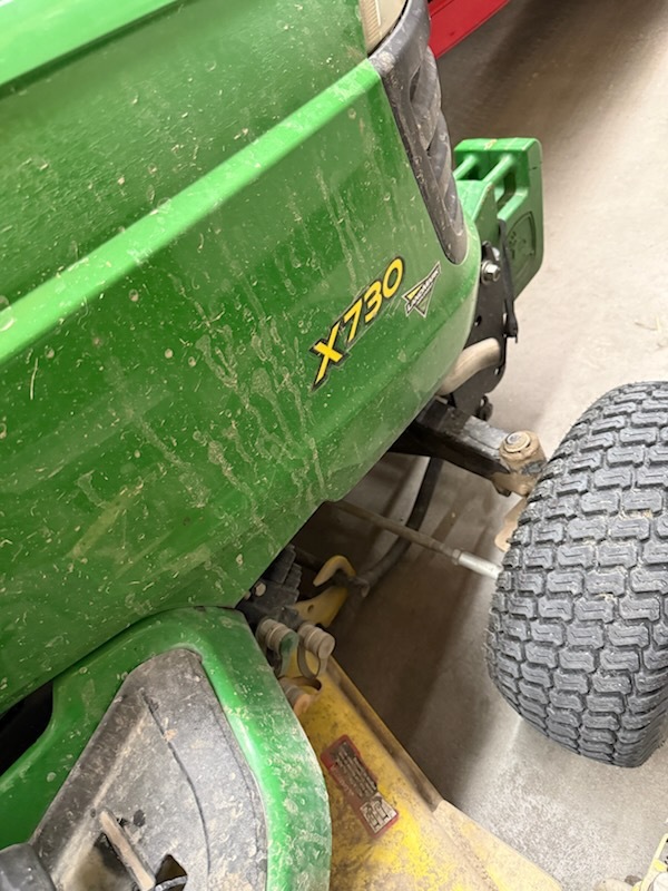 2013 John Deere X730 Lawn Mower
