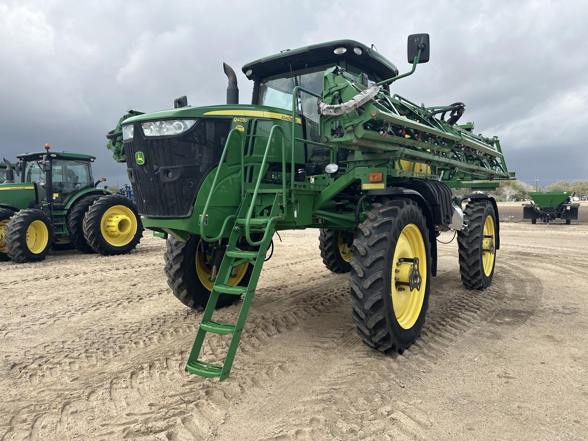 2015 John Deere R4030 Self-Propelled Sprayer