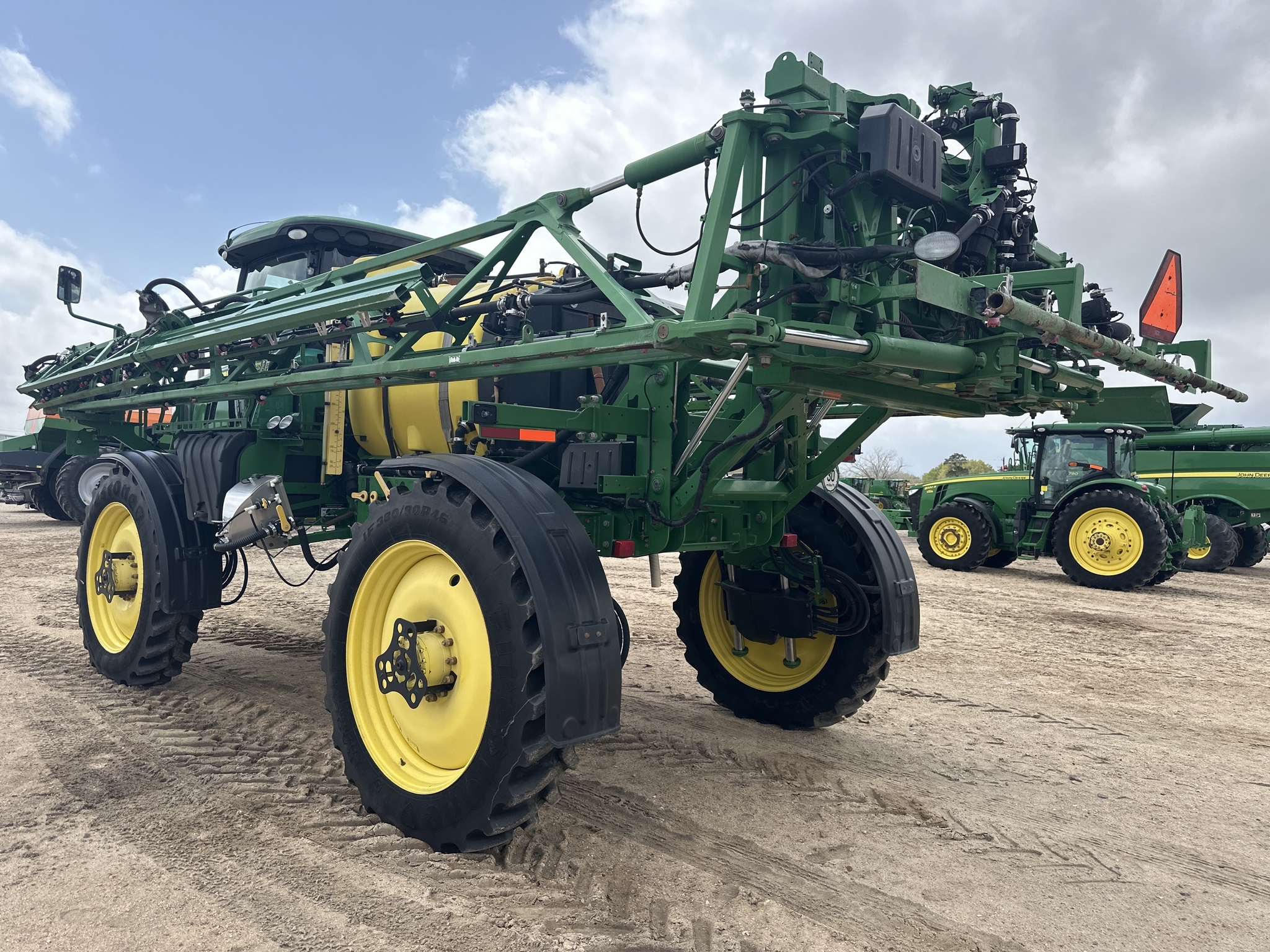 2015 John Deere R4030 Self-Propelled Sprayer